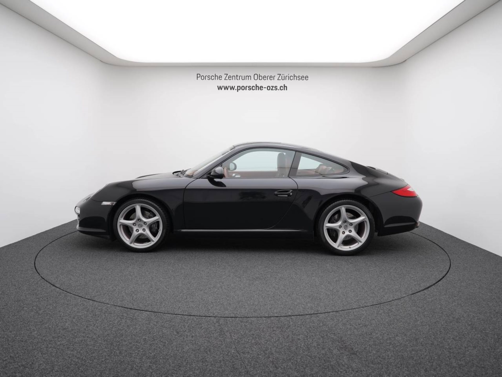 PORSCHE 911 Carrera Coupé-image-1