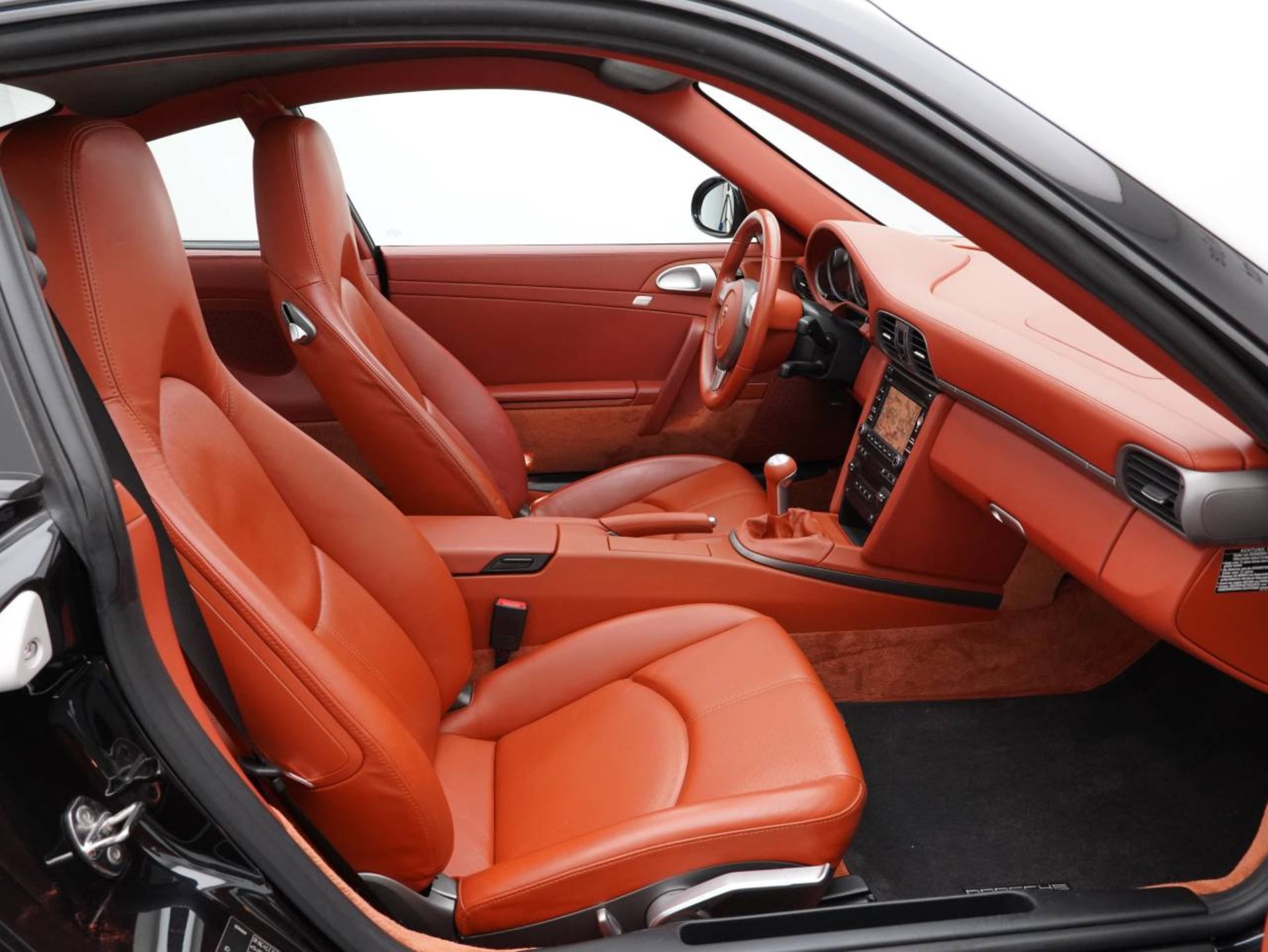 PORSCHE 911 Carrera Coupé-image-25