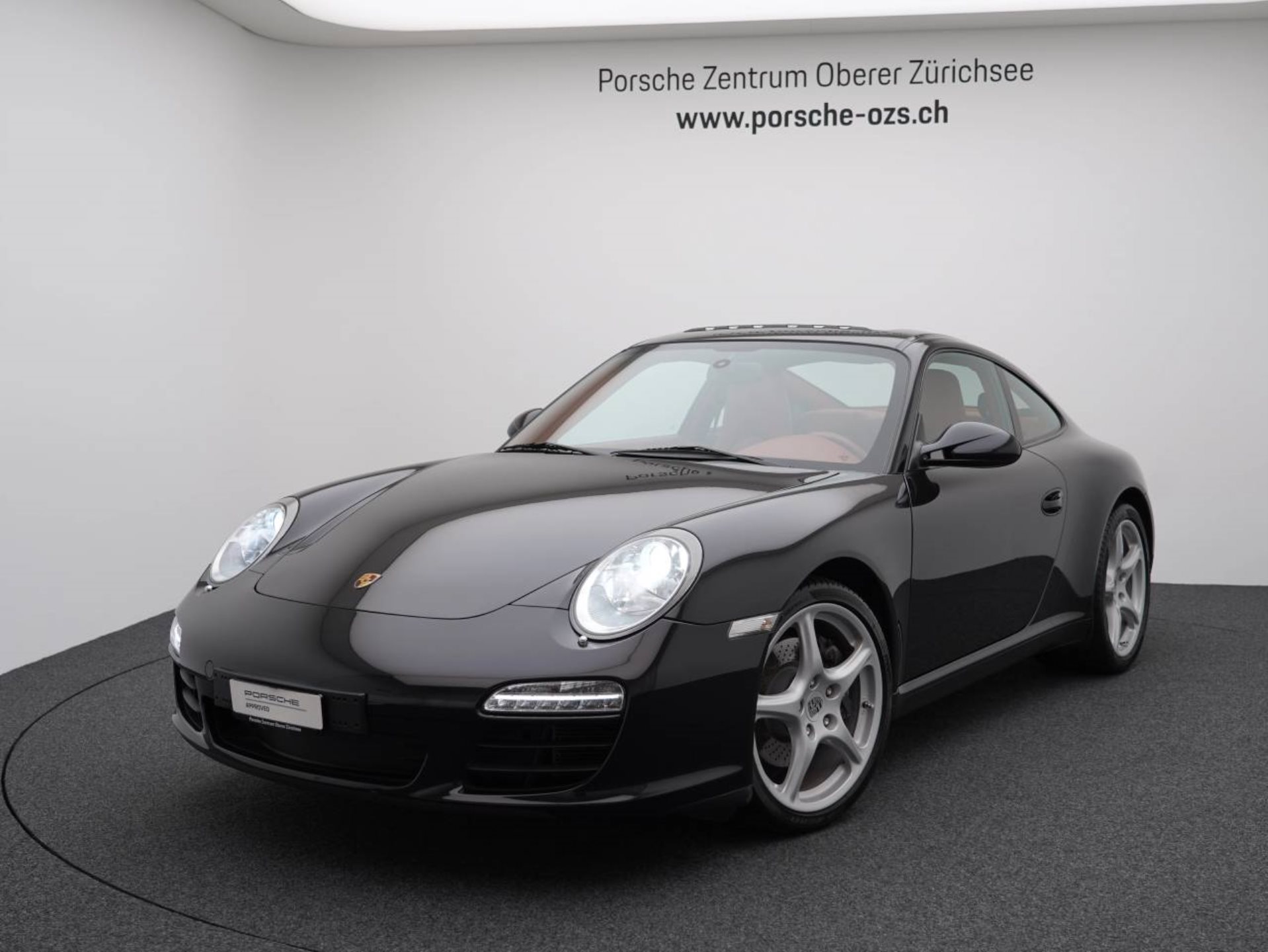 PORSCHE 911 Carrera Coupé-image-0