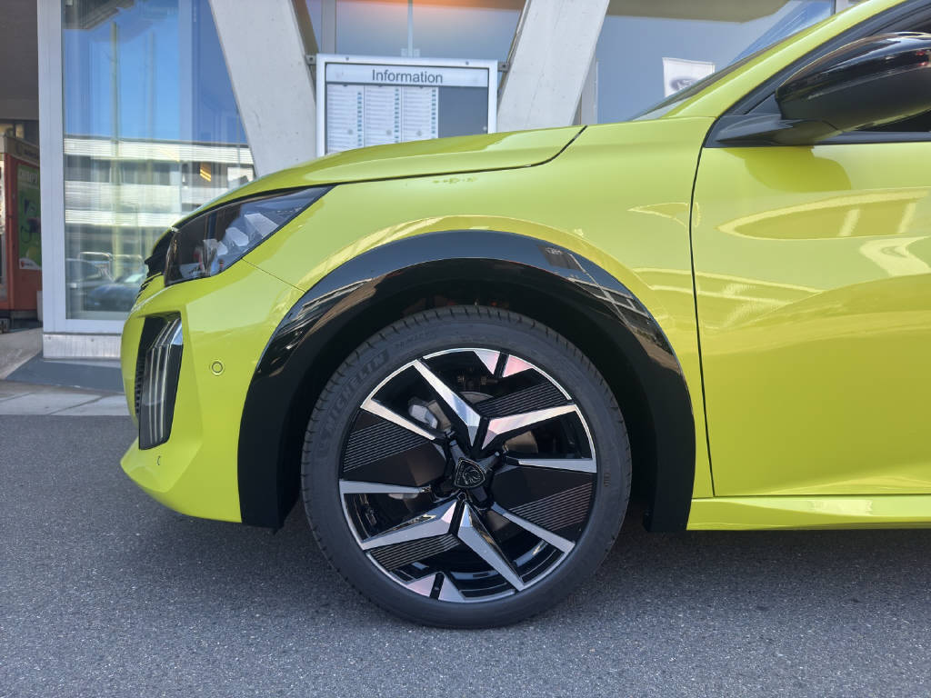 PEUGEOT 208 1.2 Hybrid 145 GT Exclusive-image-9
