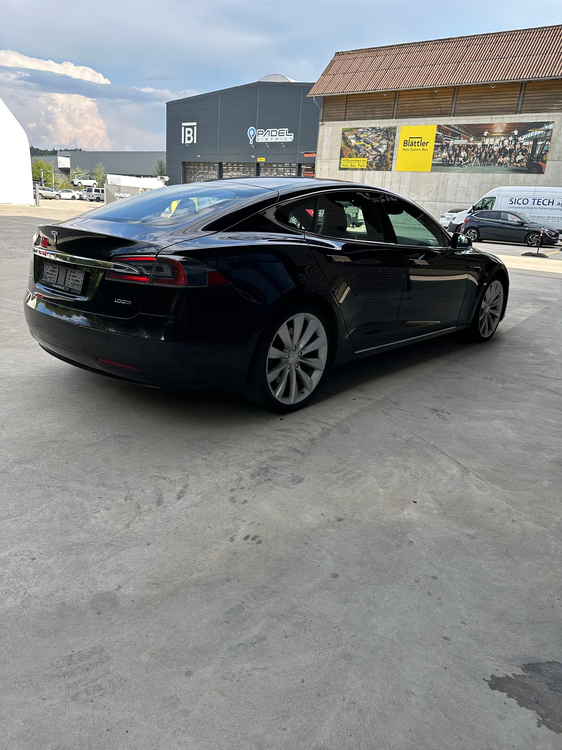 TESLA Model S 100 D-image-6