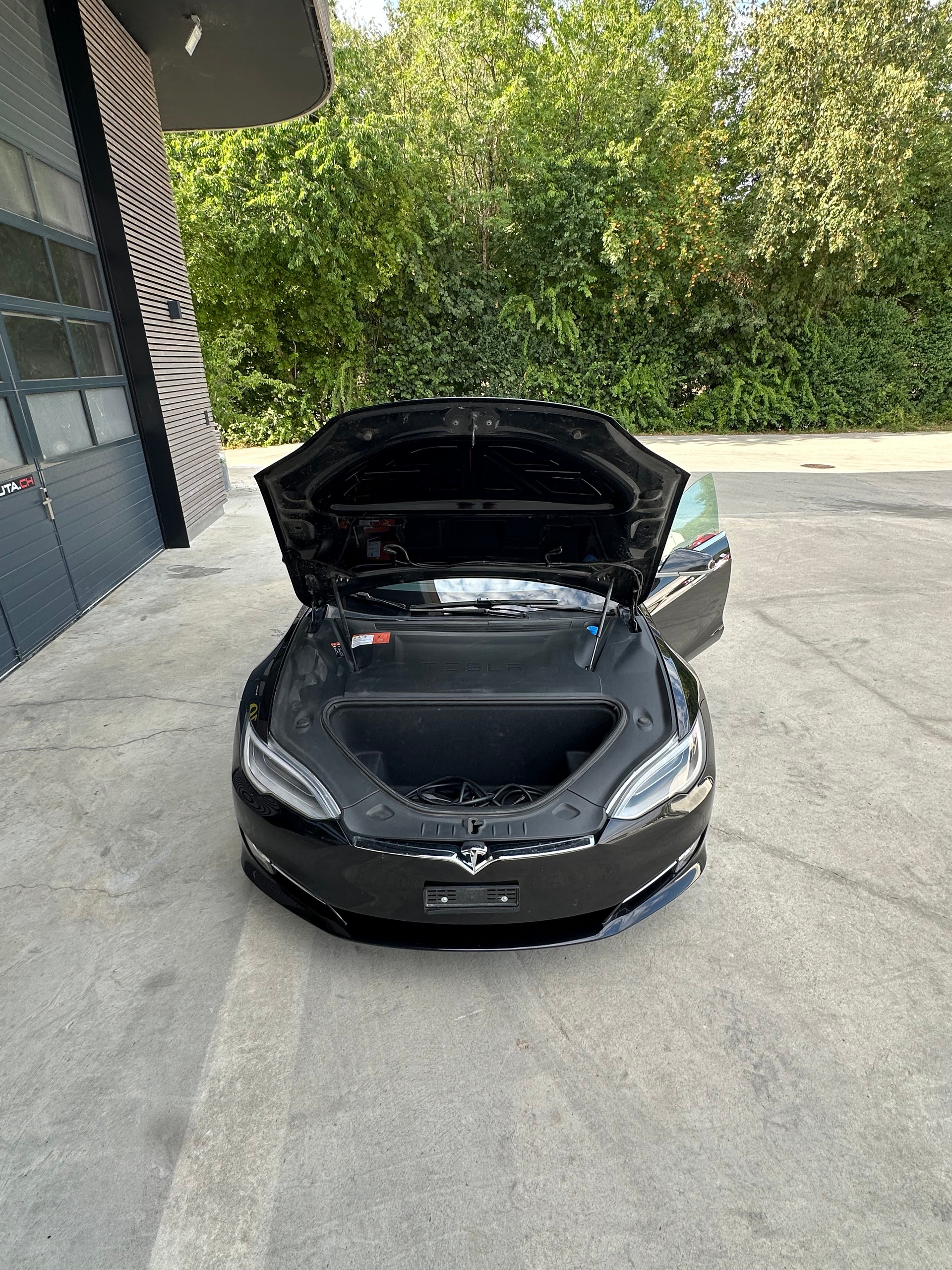 TESLA Model S 100 D-image-11