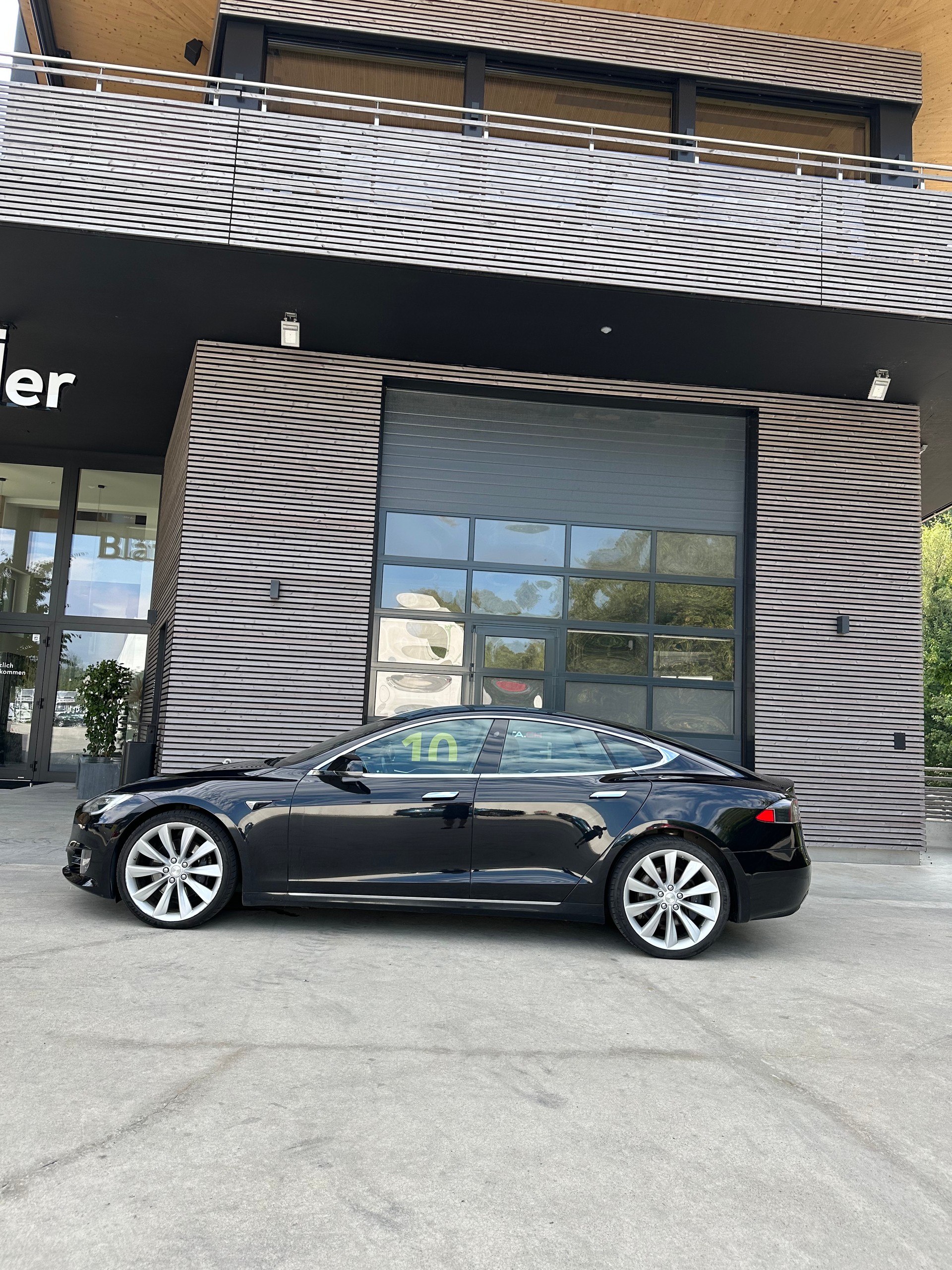 TESLA Model S 100 D-image-3