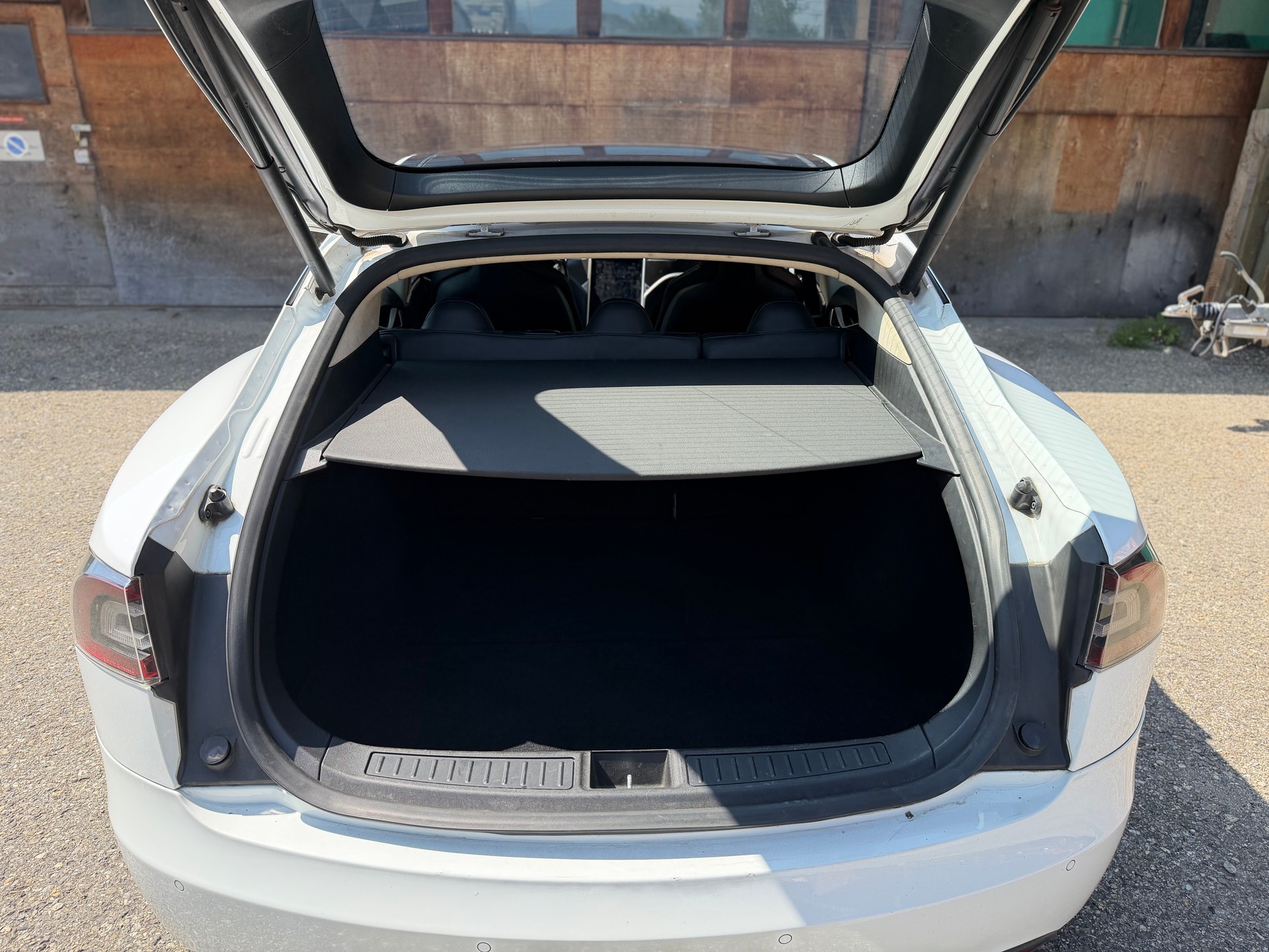TESLA Model S 85 Signature Performance 85-image-24