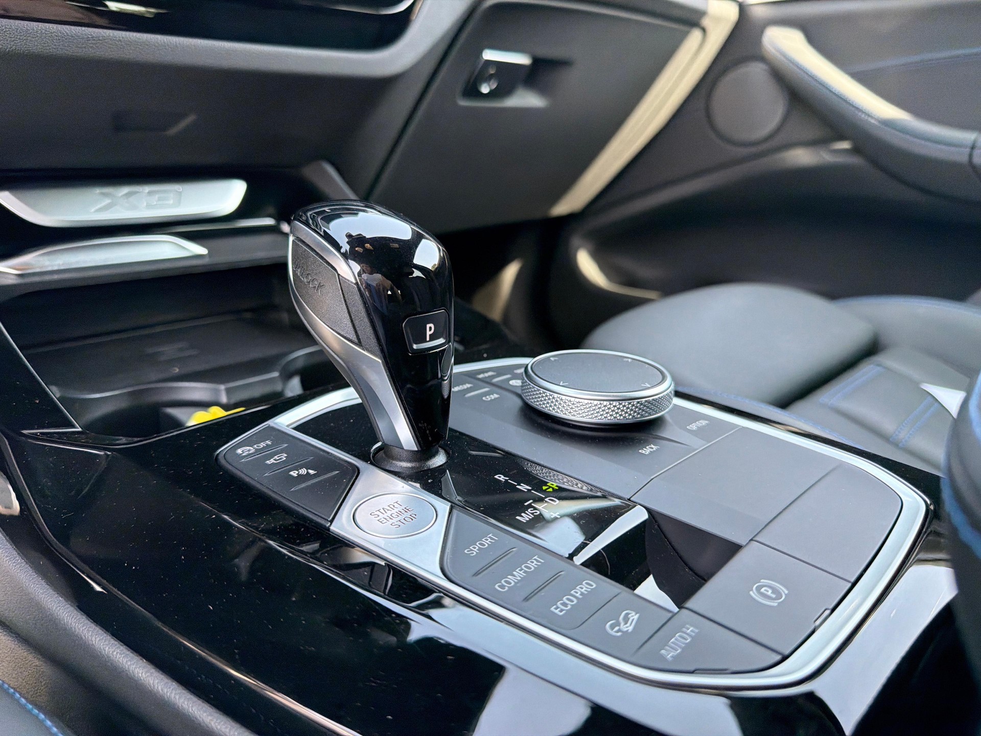 BMW X3 20d xDrive paddles-image-16