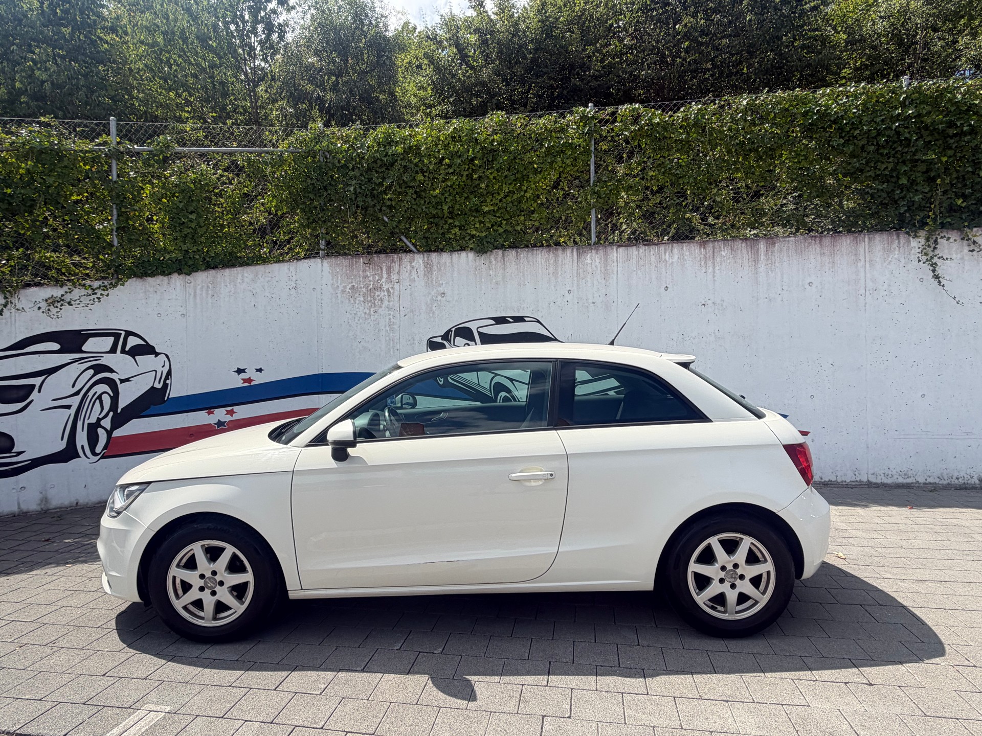 AUDI A1 1.2 TFSI Ambition-image-1