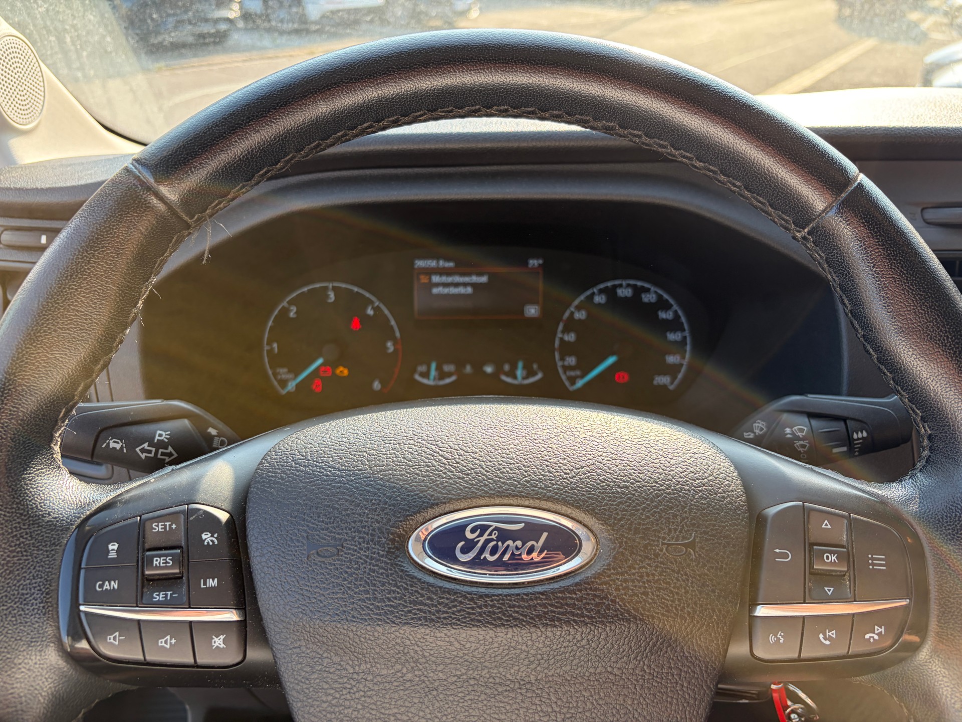 FORD Transit Van 350 L2 Trend 2.0 TDCi 170 HEV FWD-image-18