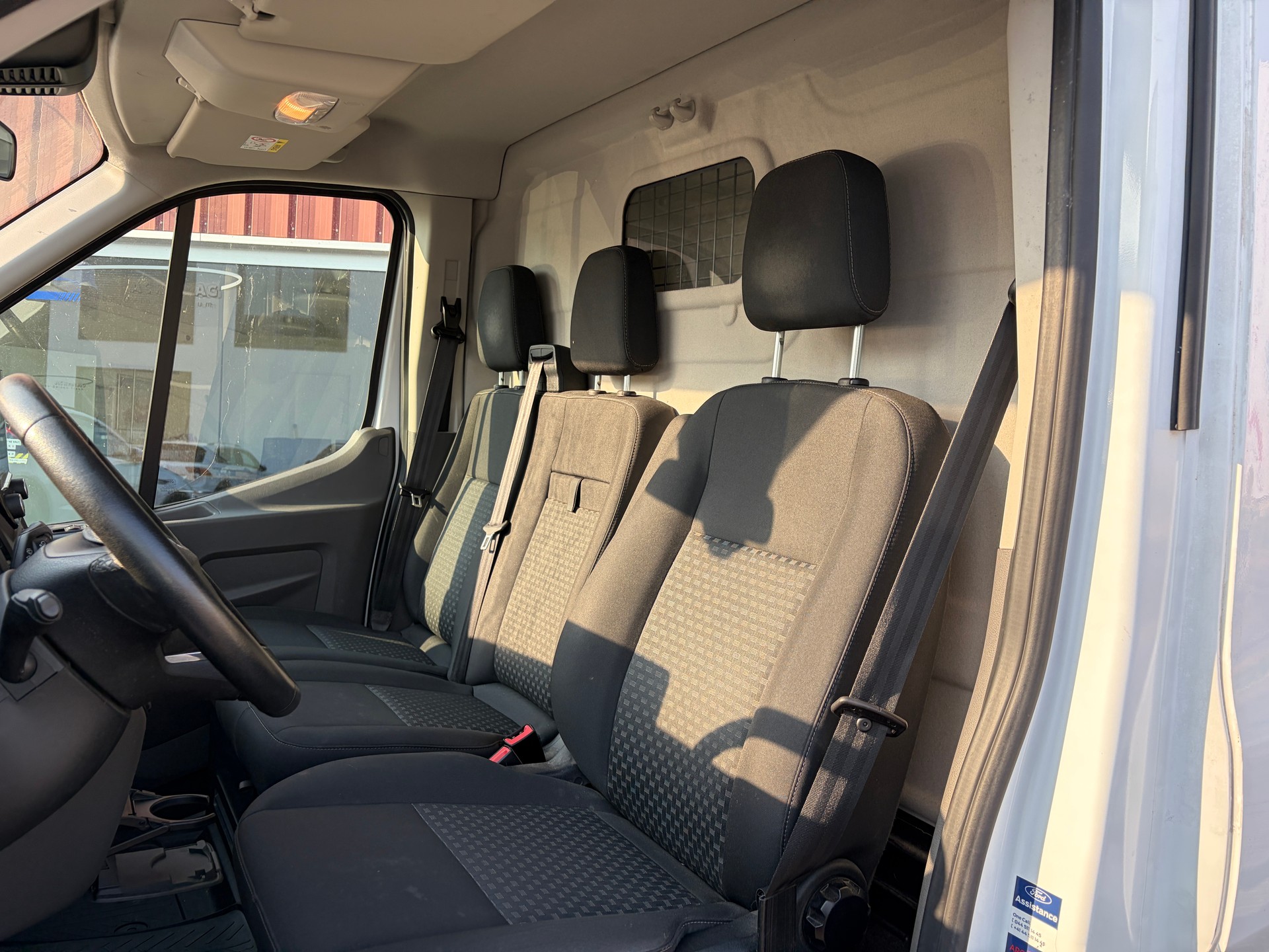 FORD Transit Van 350 L2 Trend 2.0 TDCi 170 HEV FWD-image-13