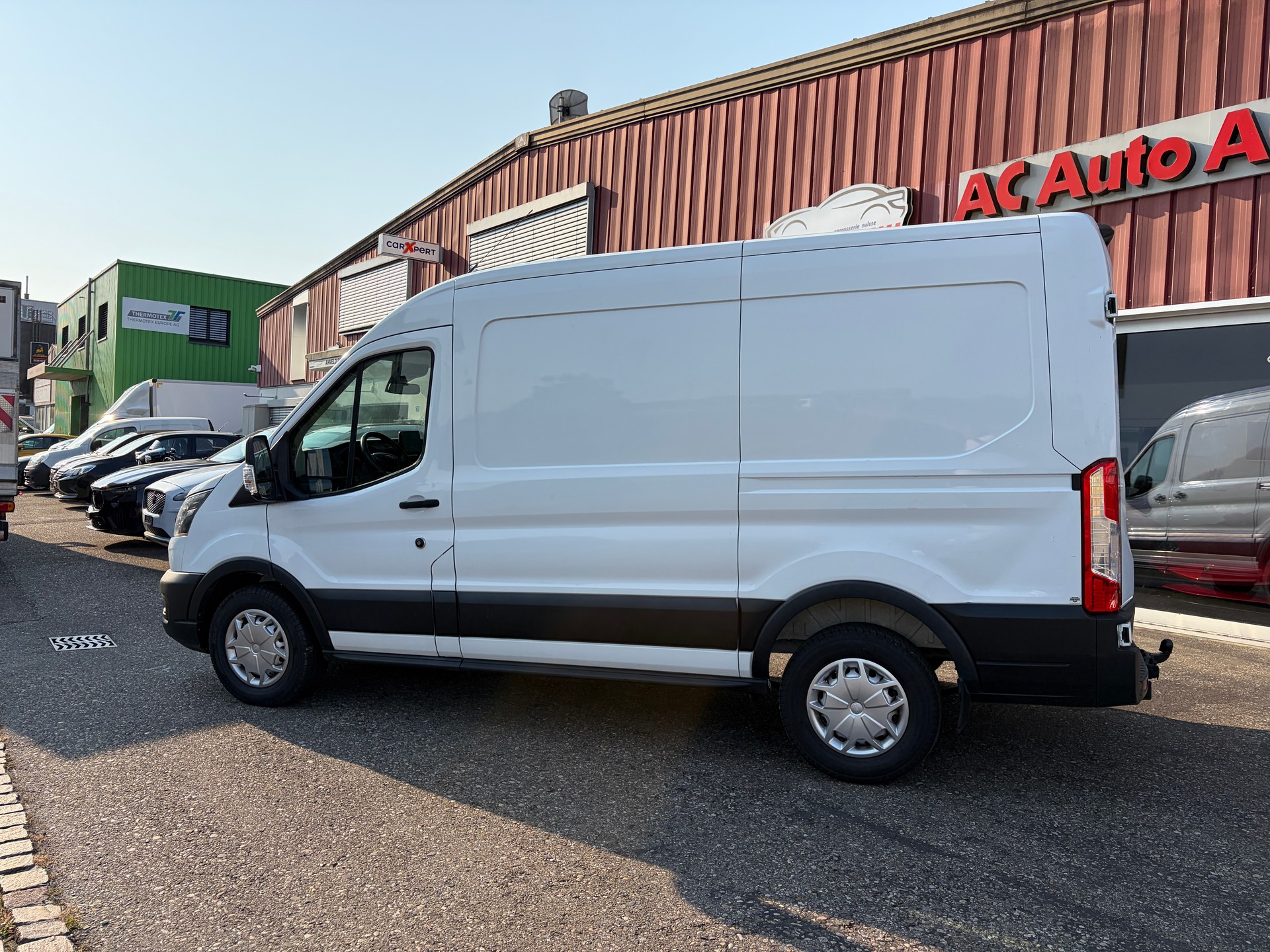 FORD Transit Van 350 L2 Trend 2.0 TDCi 170 HEV FWD-image-3