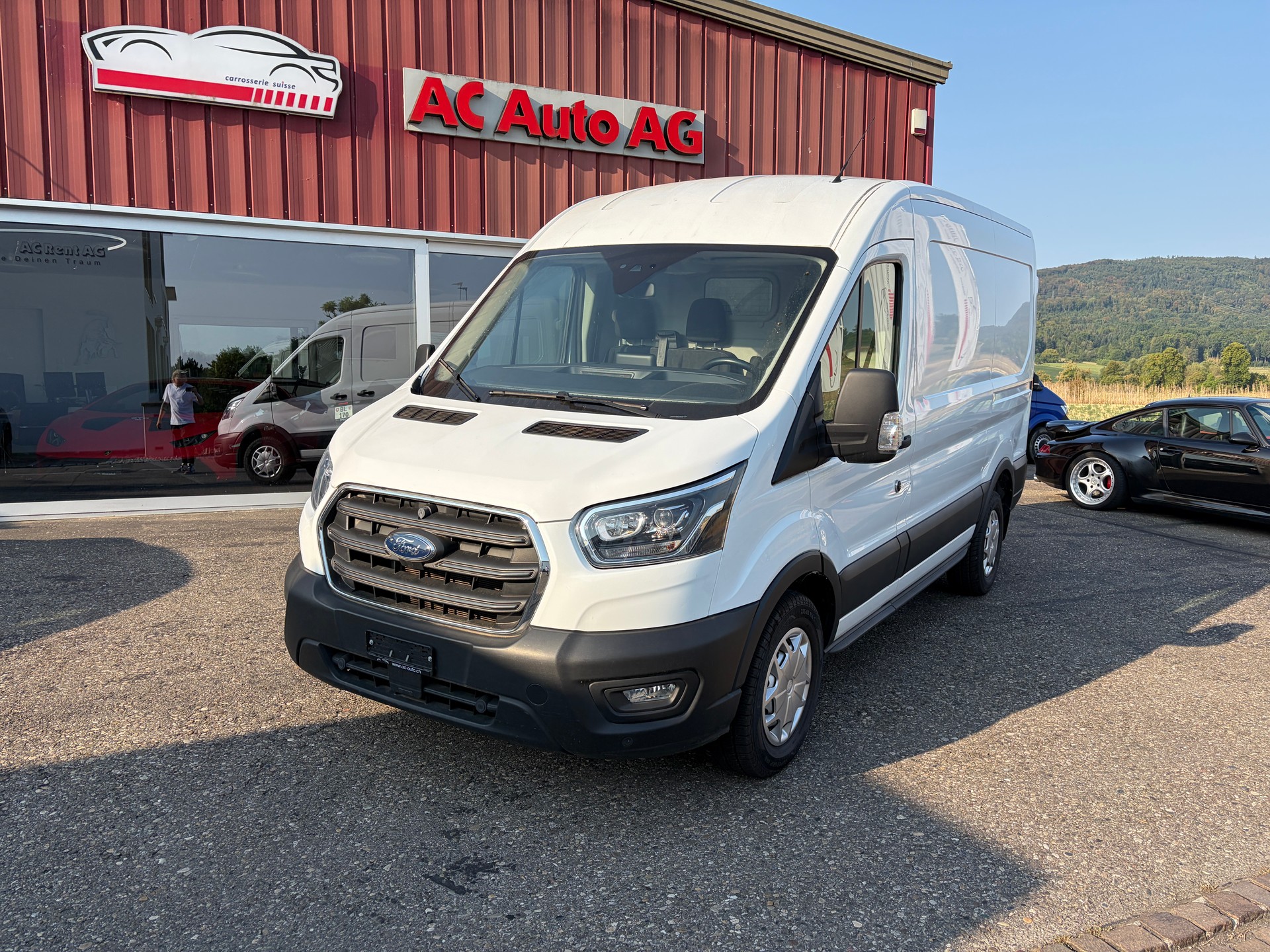 FORD Transit Van 350 L2 Trend 2.0 TDCi 170 HEV FWD-image-1