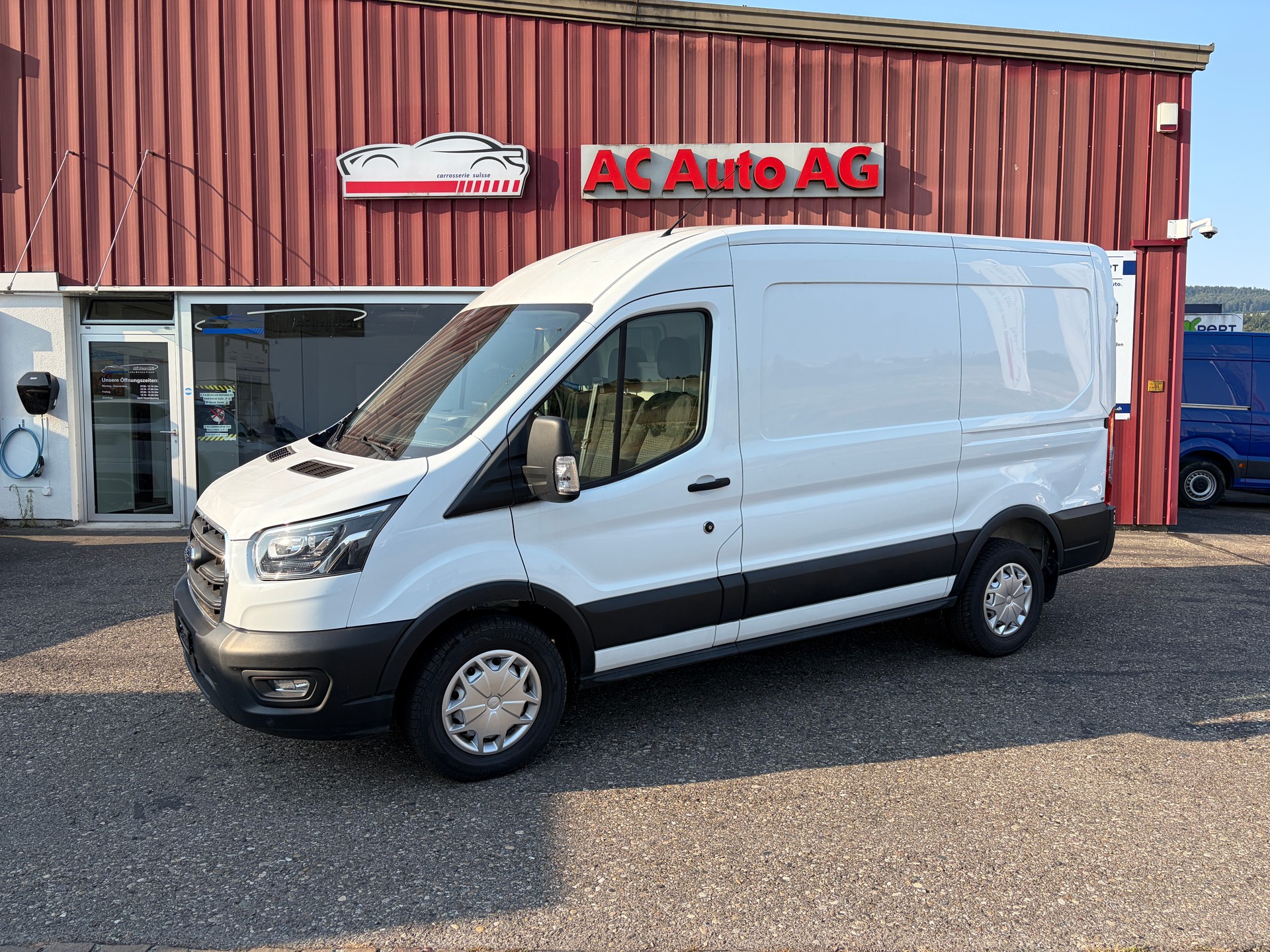 FORD Transit Van 350 L2 Trend 2.0 TDCi 170 HEV FWD-image-0