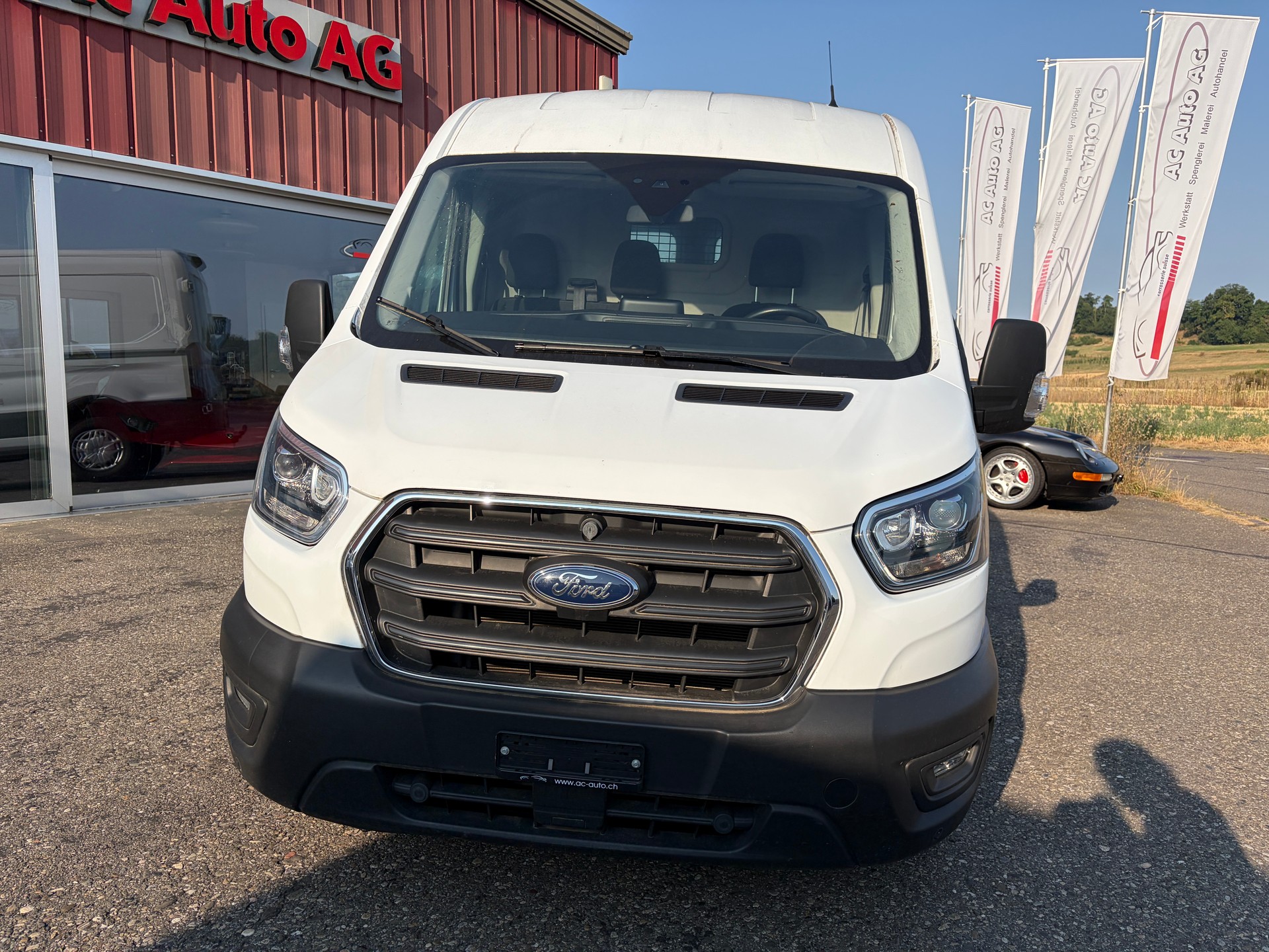 FORD Transit Van 350 L2 Trend 2.0 TDCi 170 HEV FWD-image-2
