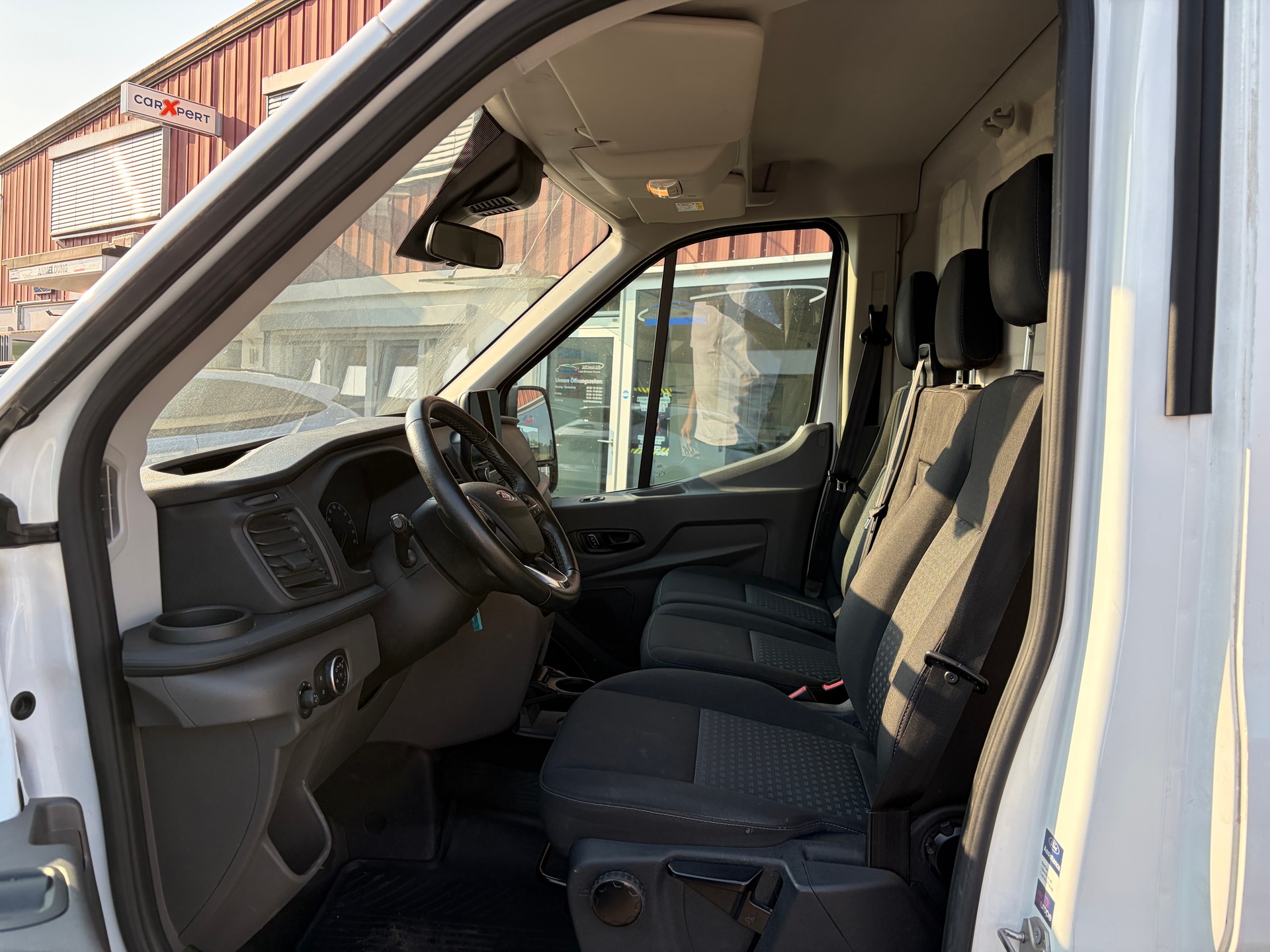 FORD Transit Van 350 L2 Trend 2.0 TDCi 170 HEV FWD-image-12
