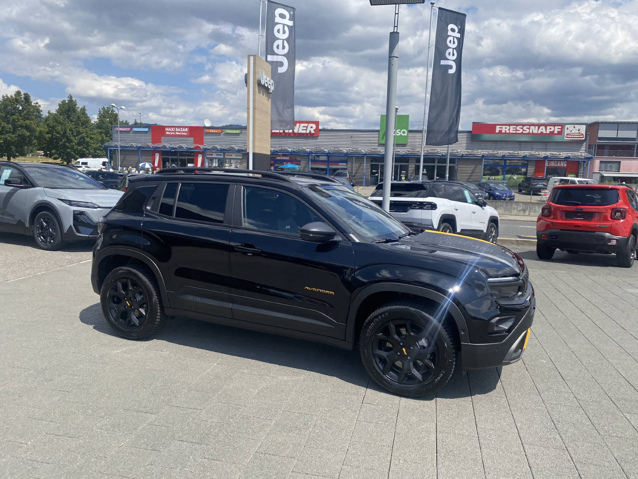 JEEP Avenger 1.2 MHEV The North Face 4xe-image-2