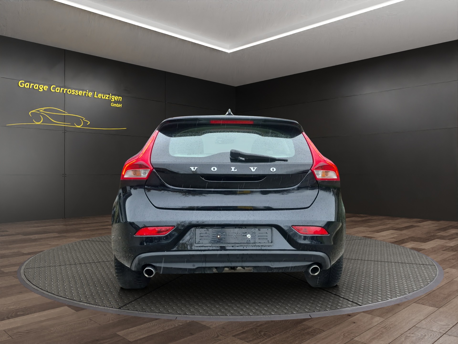 VOLVO V40 D3 R-Design Geartronic-image-5