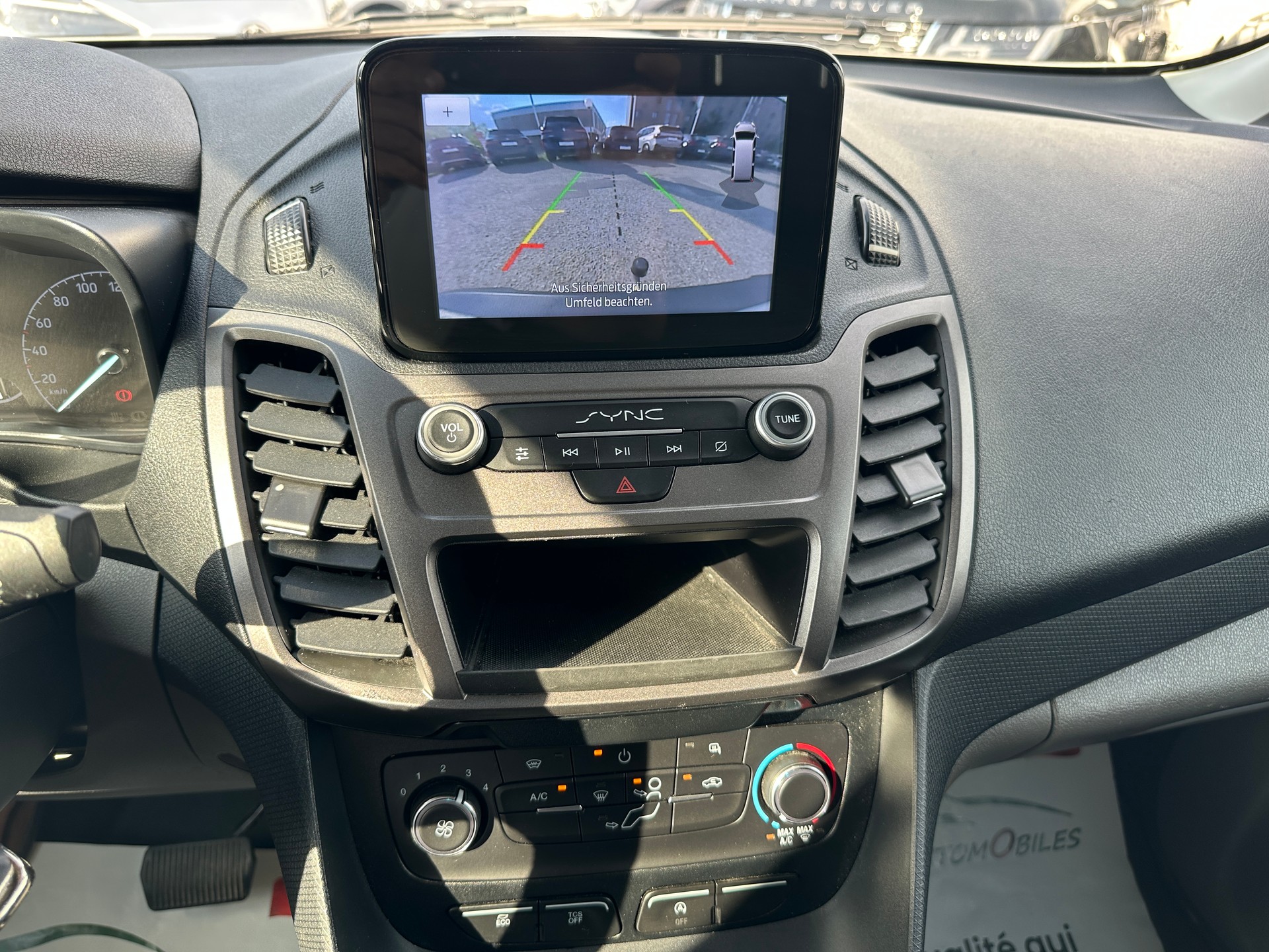 FORD Transit Connect Van T220 1.5 EcoBlue Trend Automat-image-13