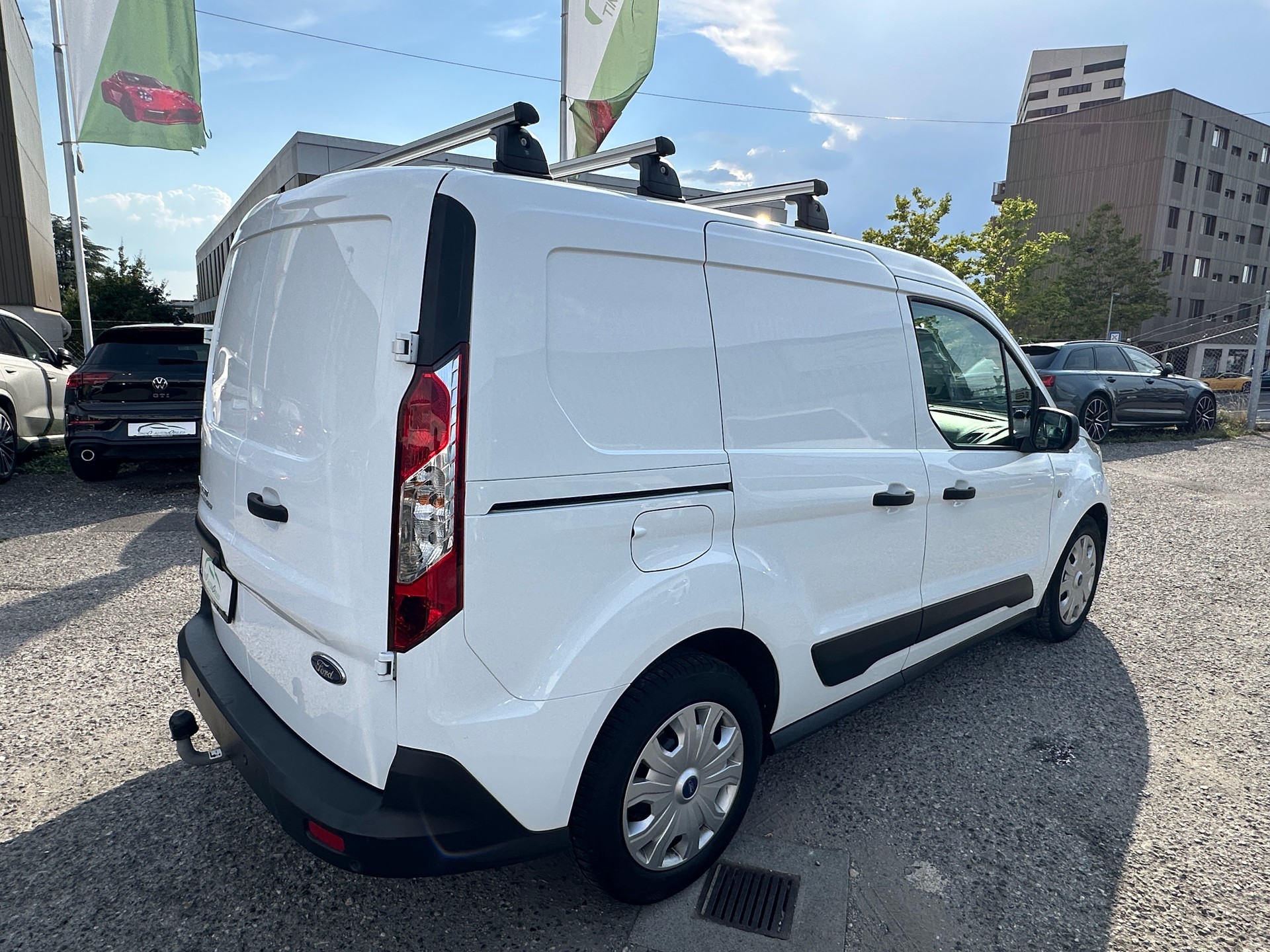 FORD Transit Connect Van T220 1.5 EcoBlue Trend Automat-image-11
