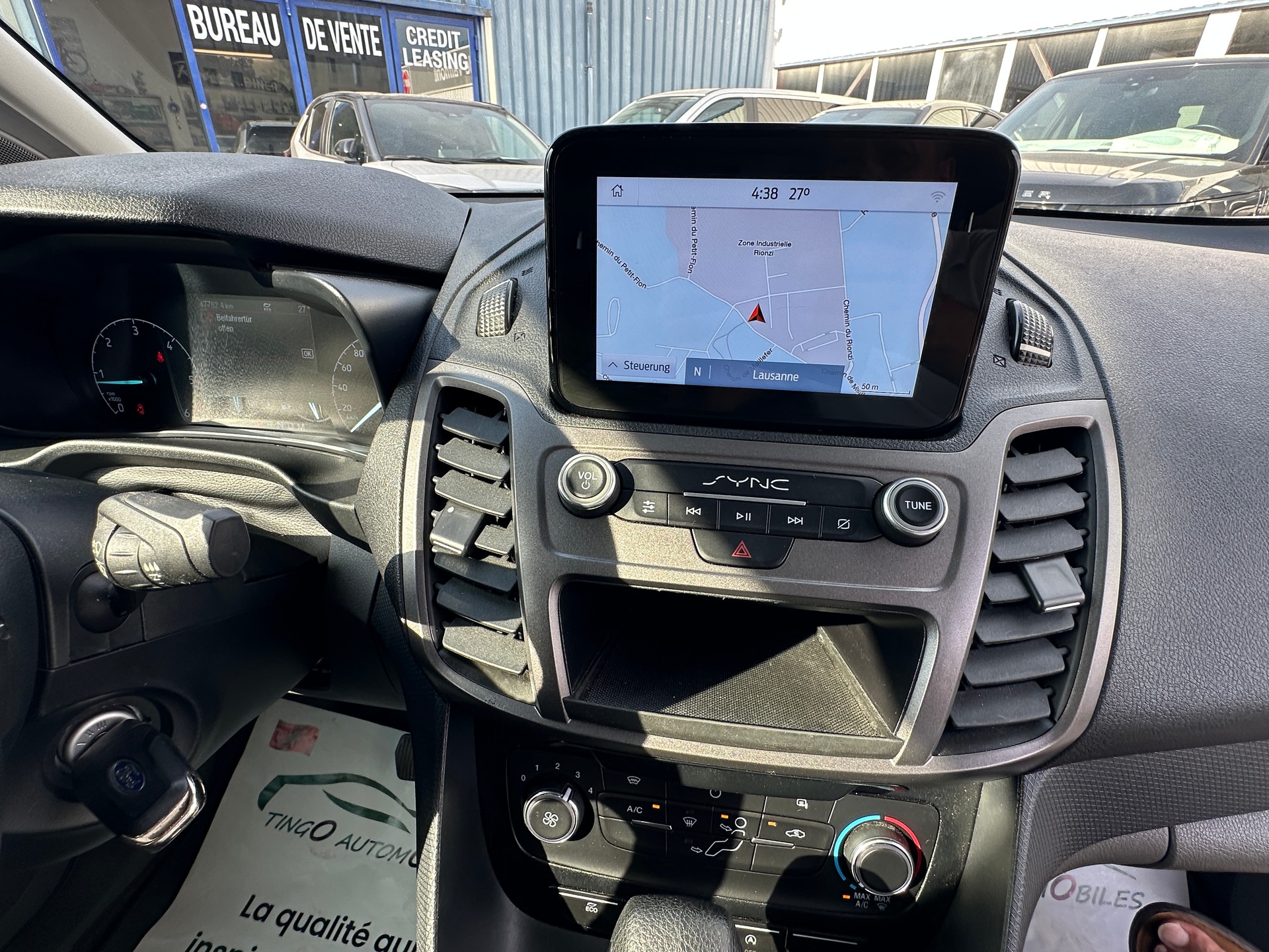 FORD Transit Connect Van T220 1.5 EcoBlue Trend Automat-image-14