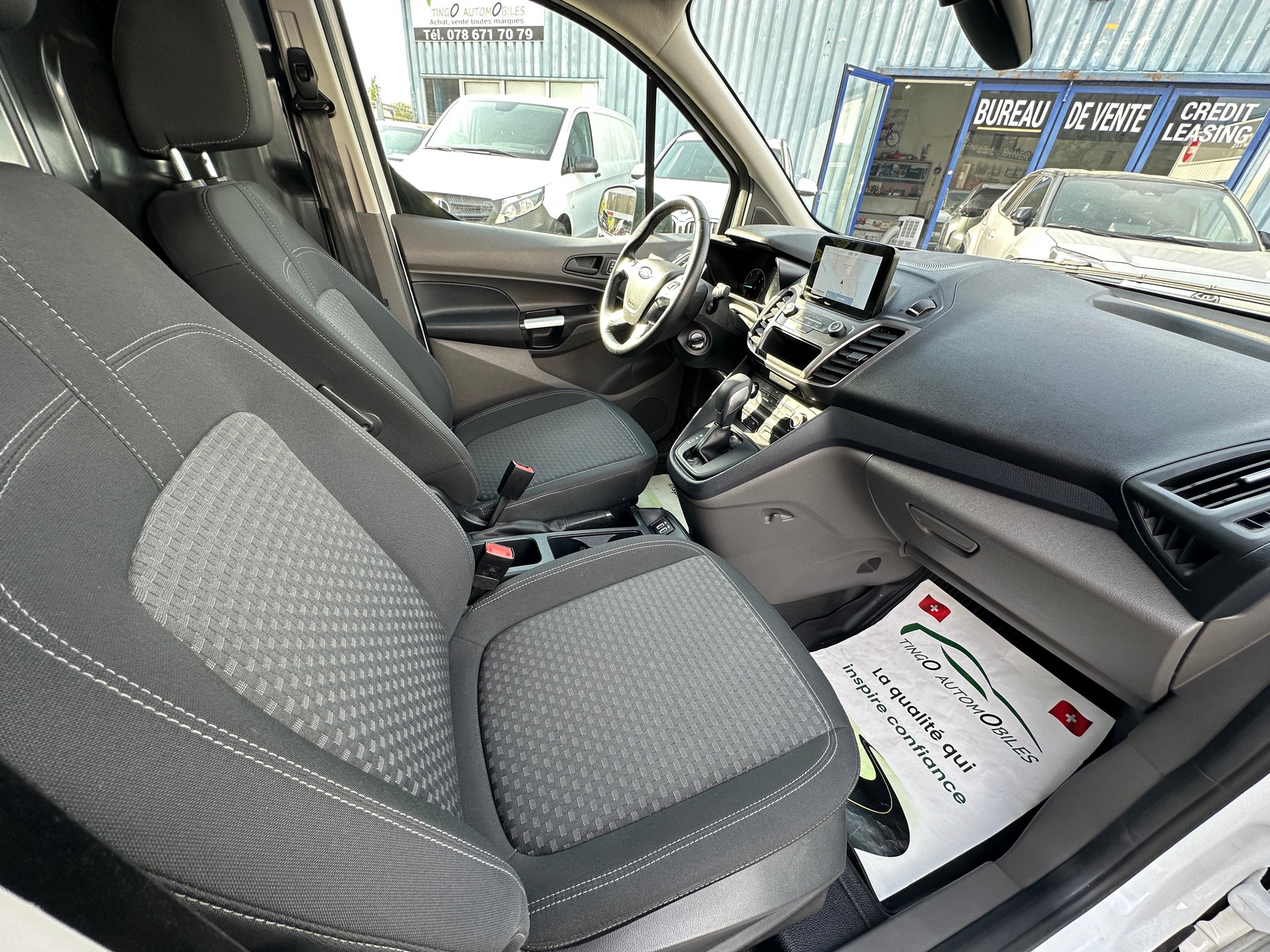 FORD Transit Connect Van T220 1.5 EcoBlue Trend Automat-image-15