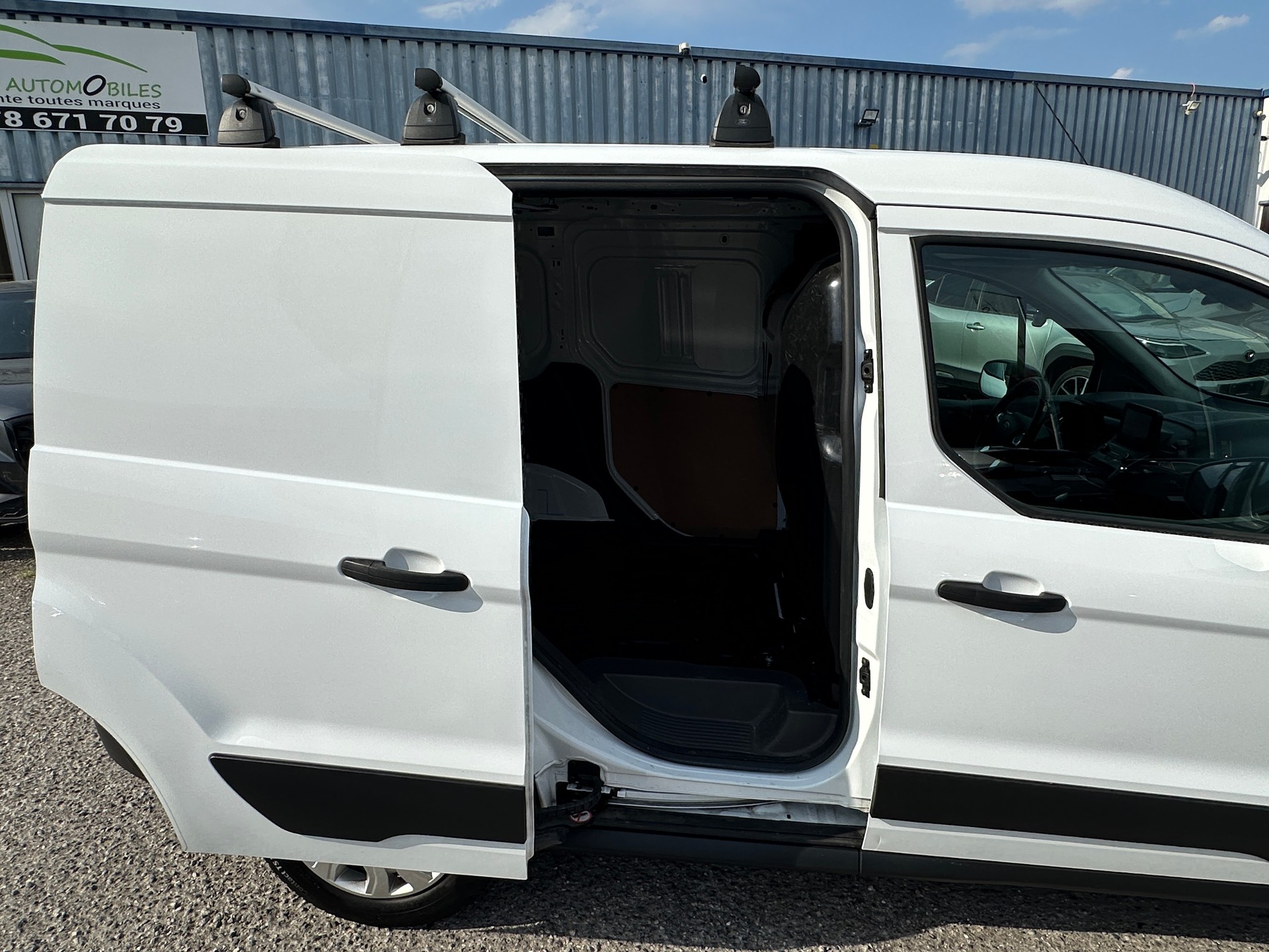 FORD Transit Connect Van T220 1.5 EcoBlue Trend Automat-image-12