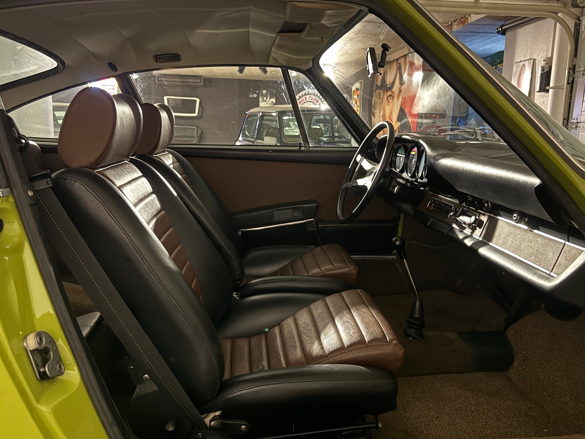 PORSCHE 911 S 2.4-image-18