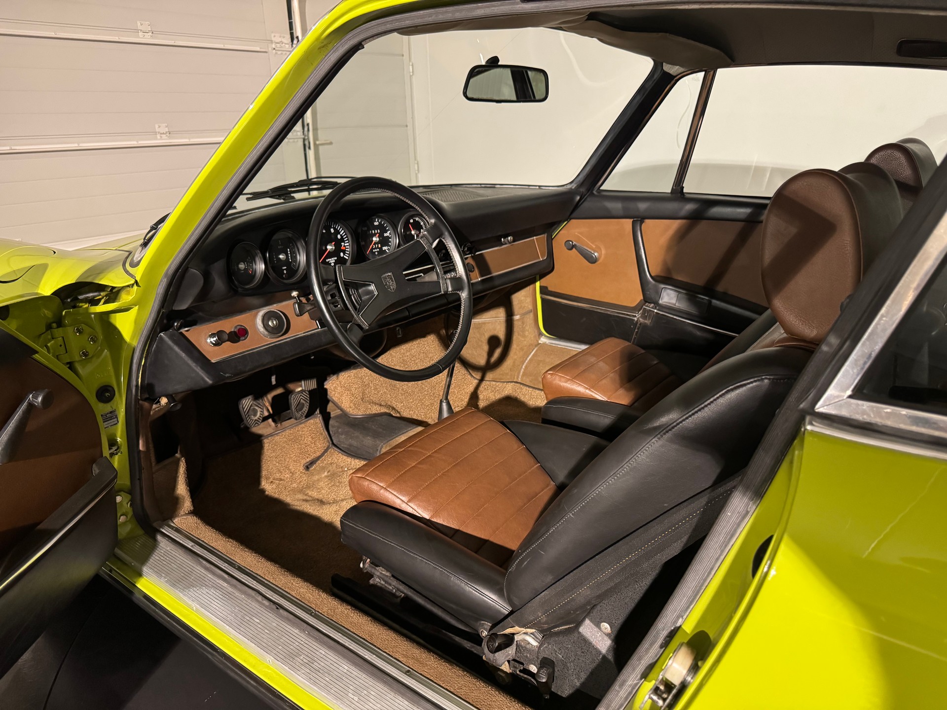 PORSCHE 911 S 2.4-image-12