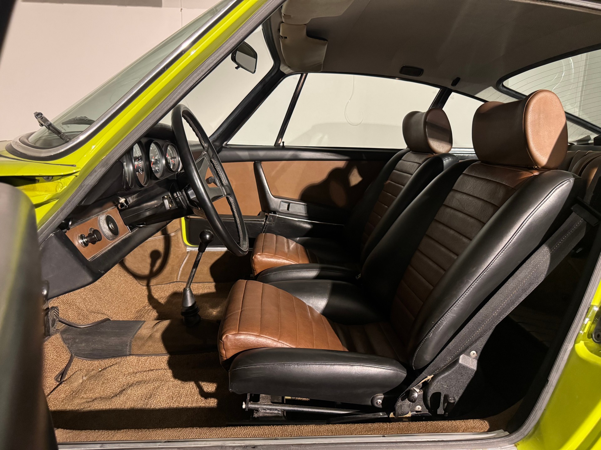 PORSCHE 911 S 2.4-image-13