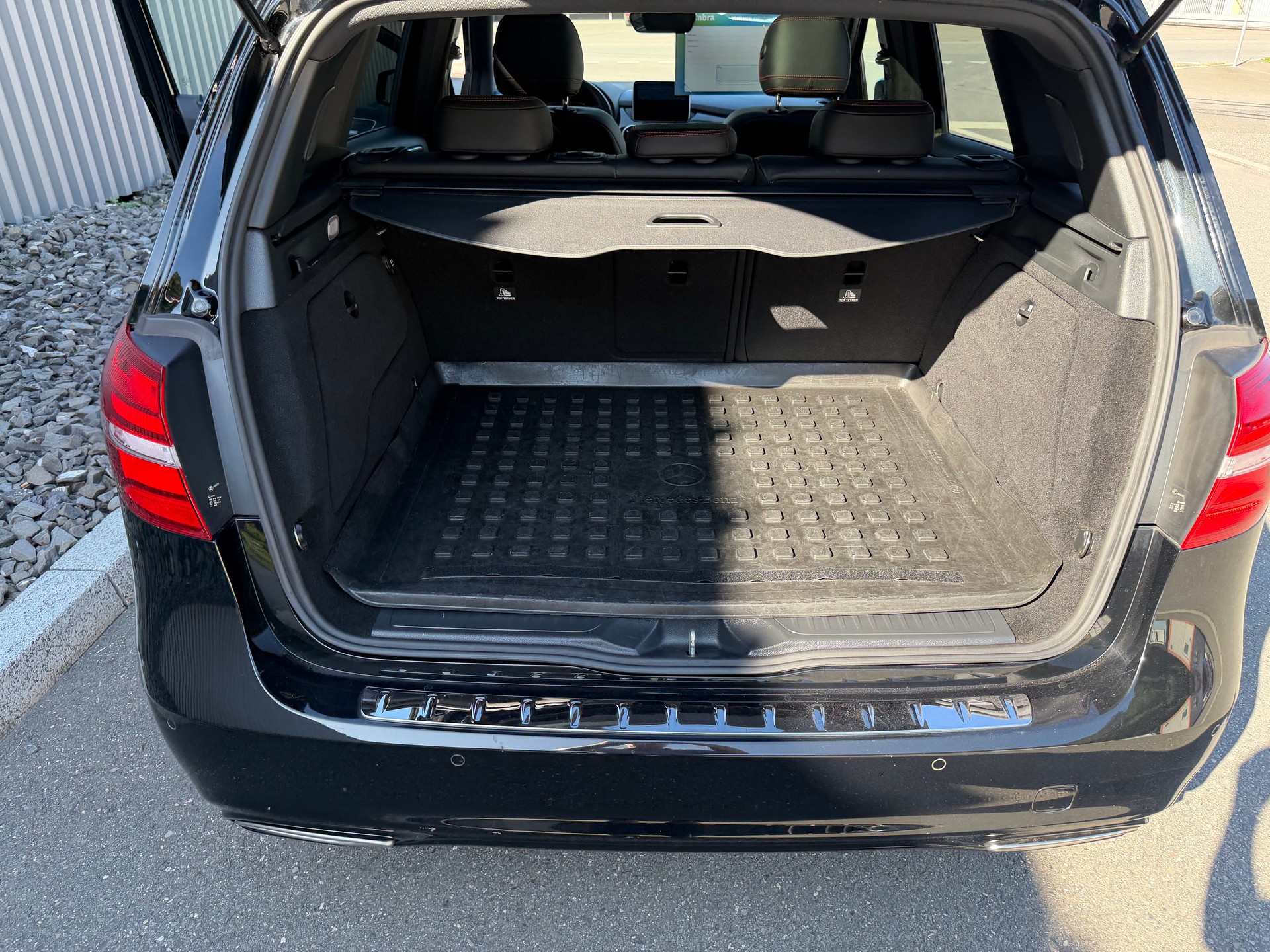 MERCEDES-BENZ B 220 AMG Line 4Matic 7G-DCT-image-35