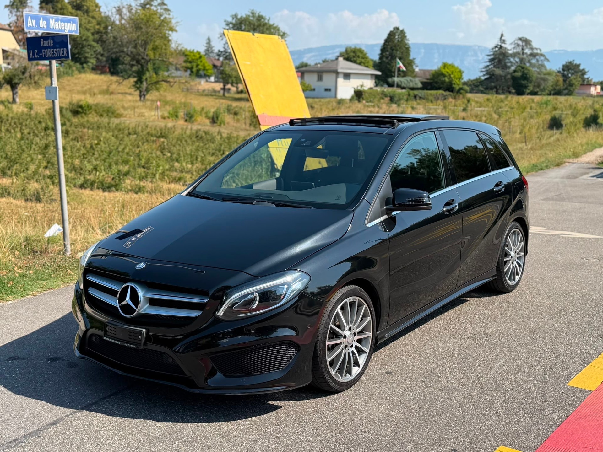 MERCEDES-BENZ B 220 AMG Line 4Matic 7G-DCT-image-4