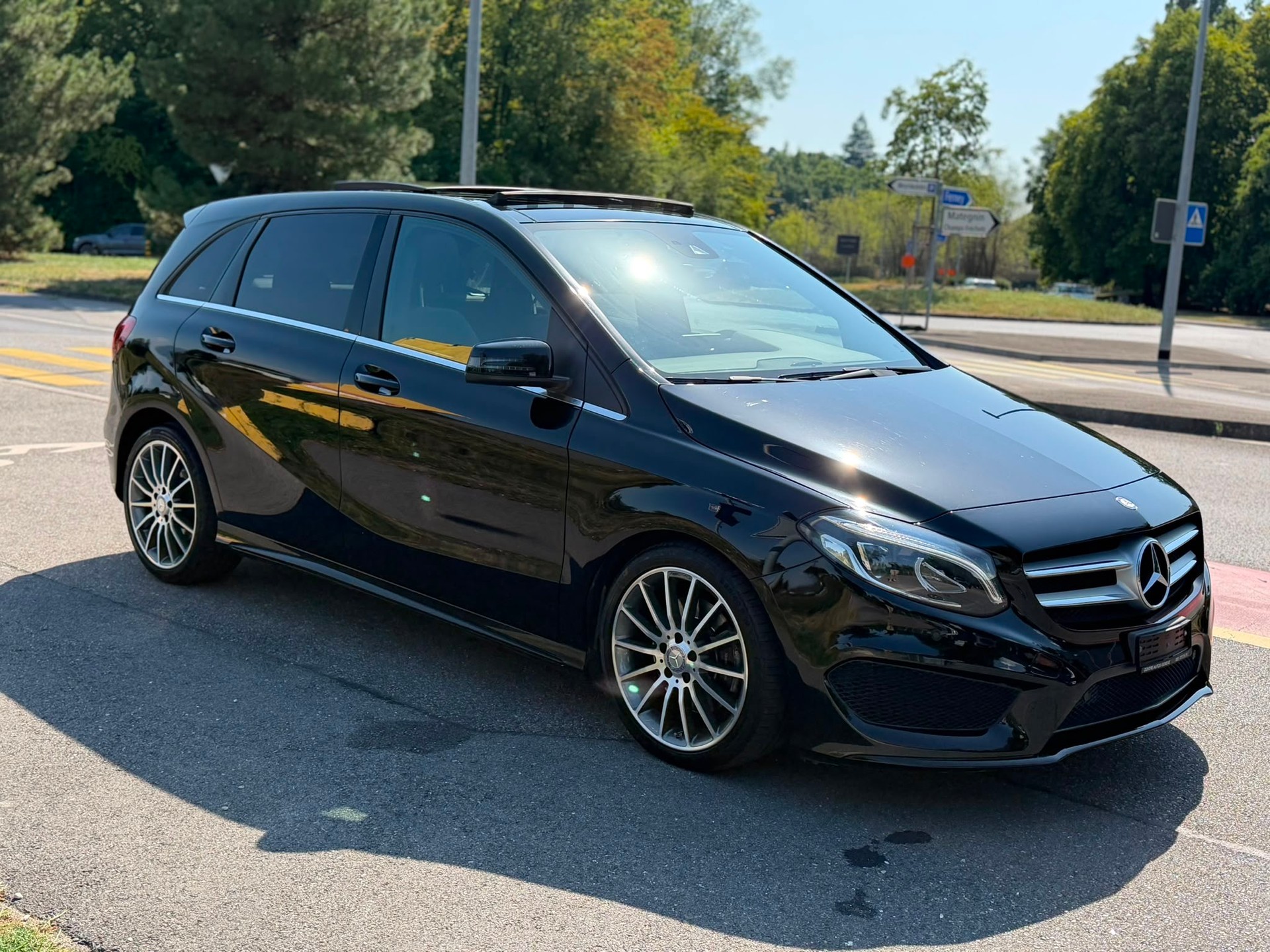 MERCEDES-BENZ B 220 AMG Line 4Matic 7G-DCT-image-0