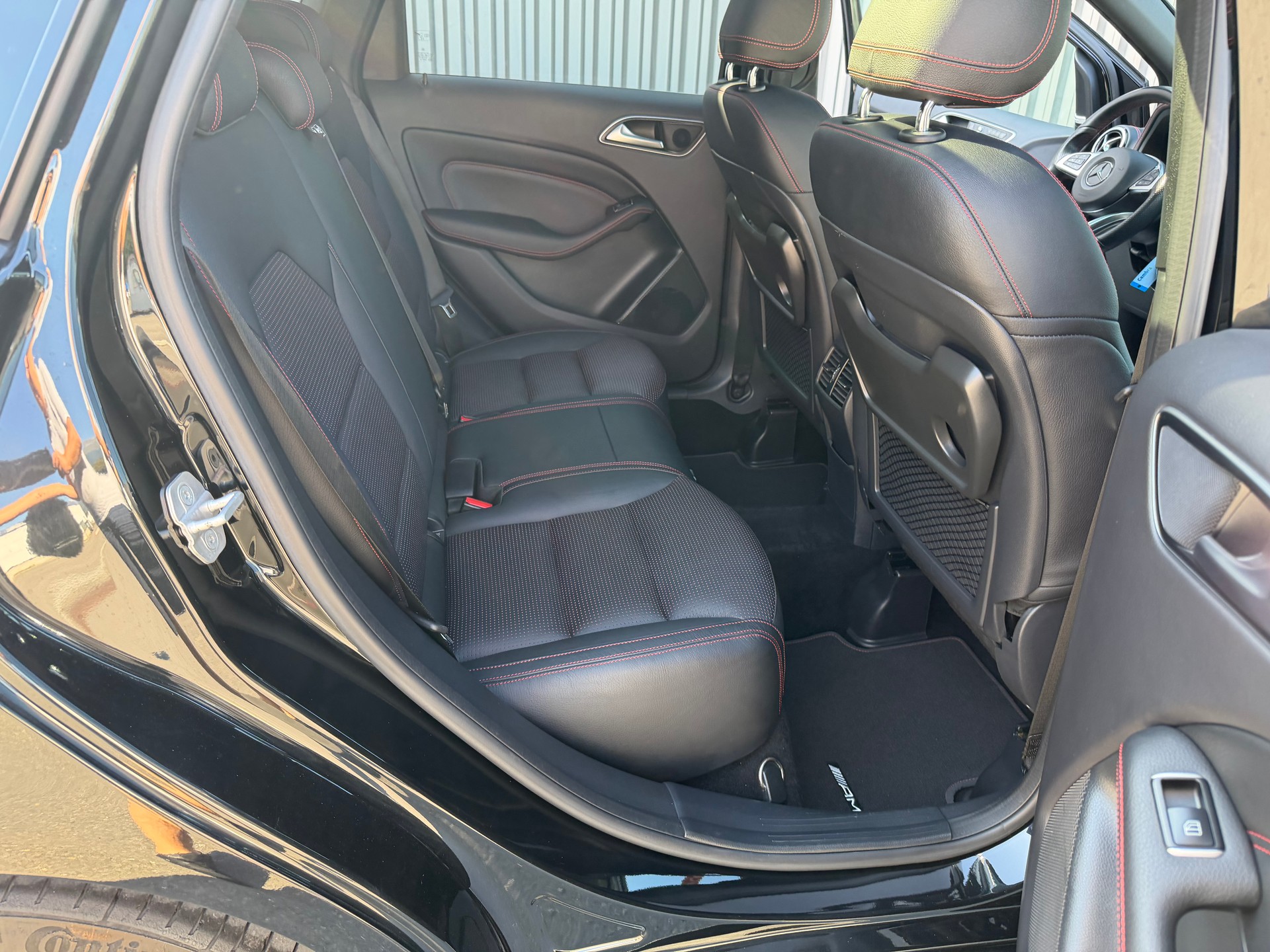 MERCEDES-BENZ B 220 AMG Line 4Matic 7G-DCT-image-41