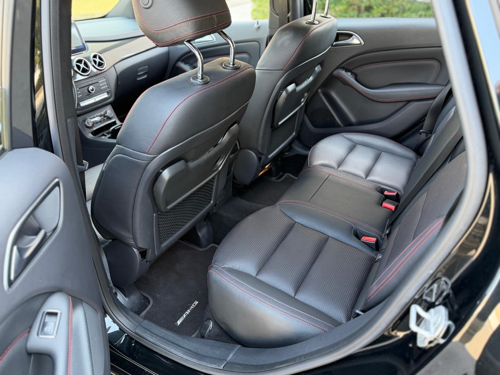 MERCEDES-BENZ B 220 AMG Line 4Matic 7G-DCT-image-9