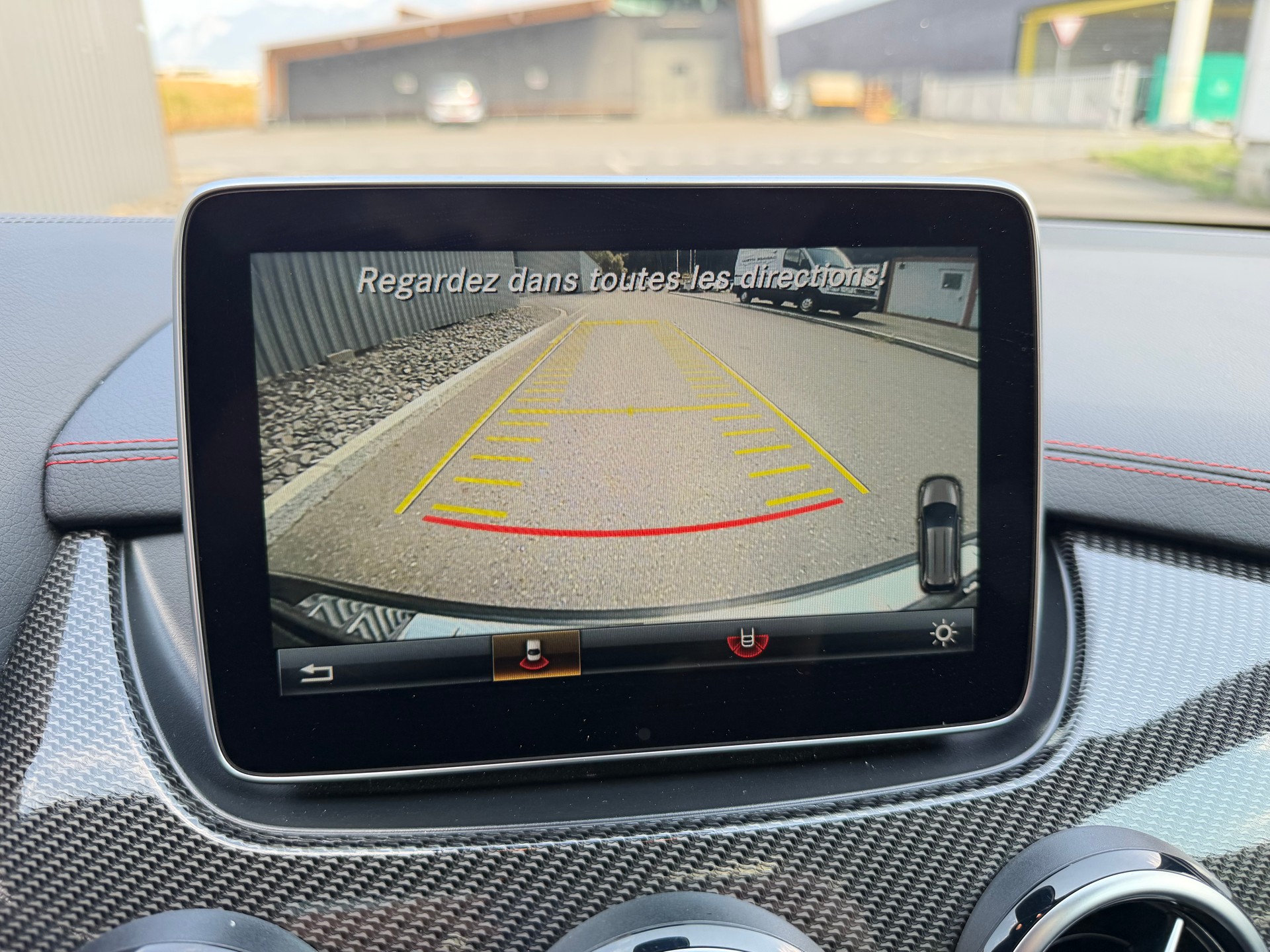 MERCEDES-BENZ B 220 AMG Line 4Matic 7G-DCT-image-29
