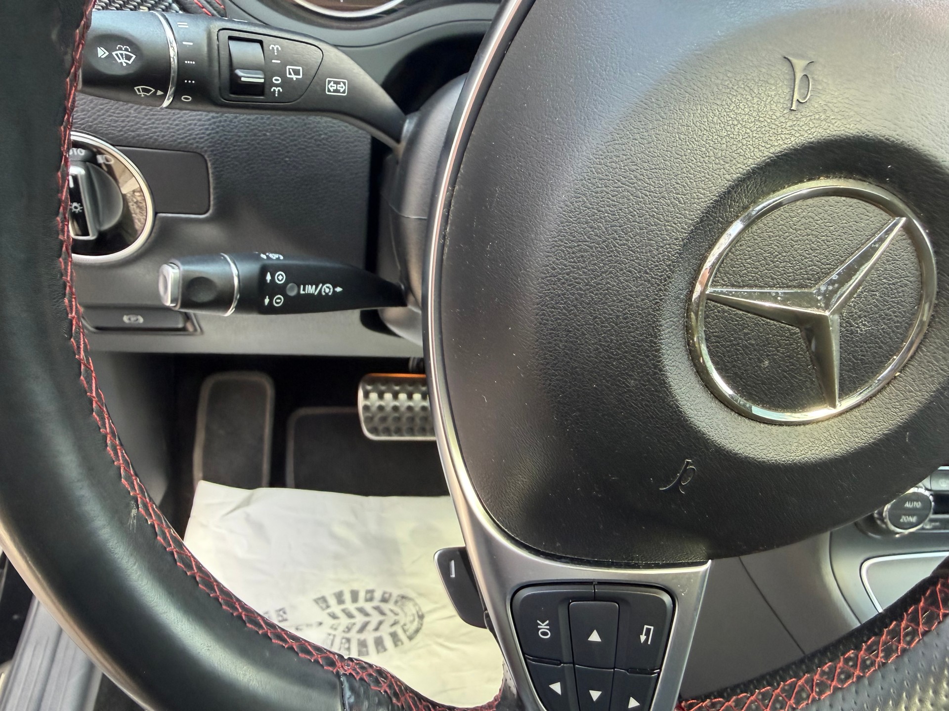 MERCEDES-BENZ B 220 AMG Line 4Matic 7G-DCT-image-21