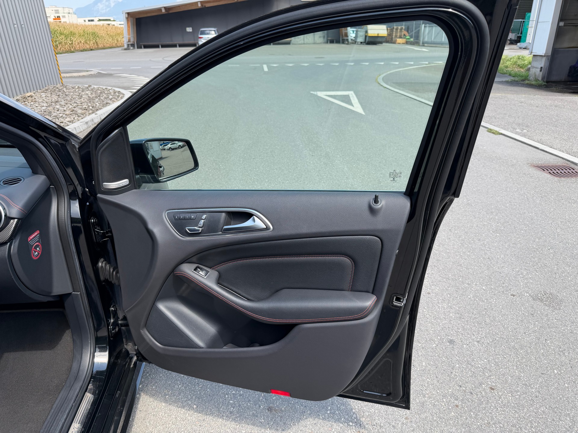 MERCEDES-BENZ B 220 AMG Line 4Matic 7G-DCT-image-22