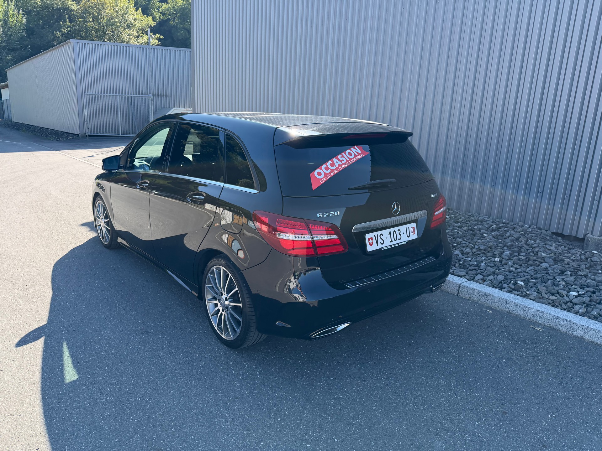 MERCEDES-BENZ B 220 AMG Line 4Matic 7G-DCT-showroom-element-3