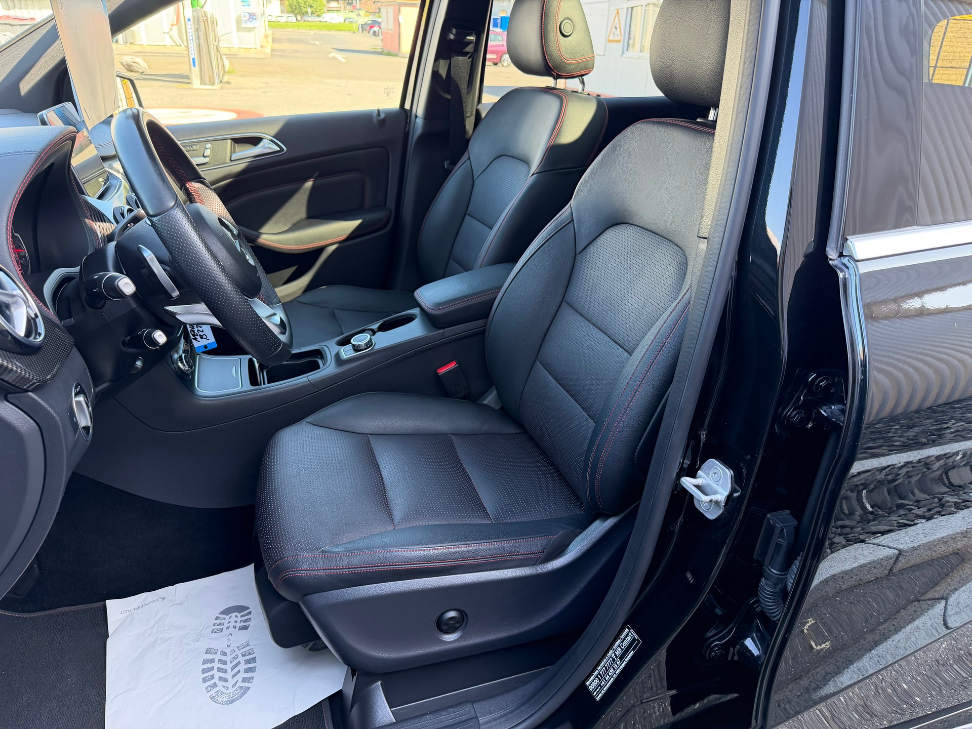 MERCEDES-BENZ B 220 AMG Line 4Matic 7G-DCT-image-25