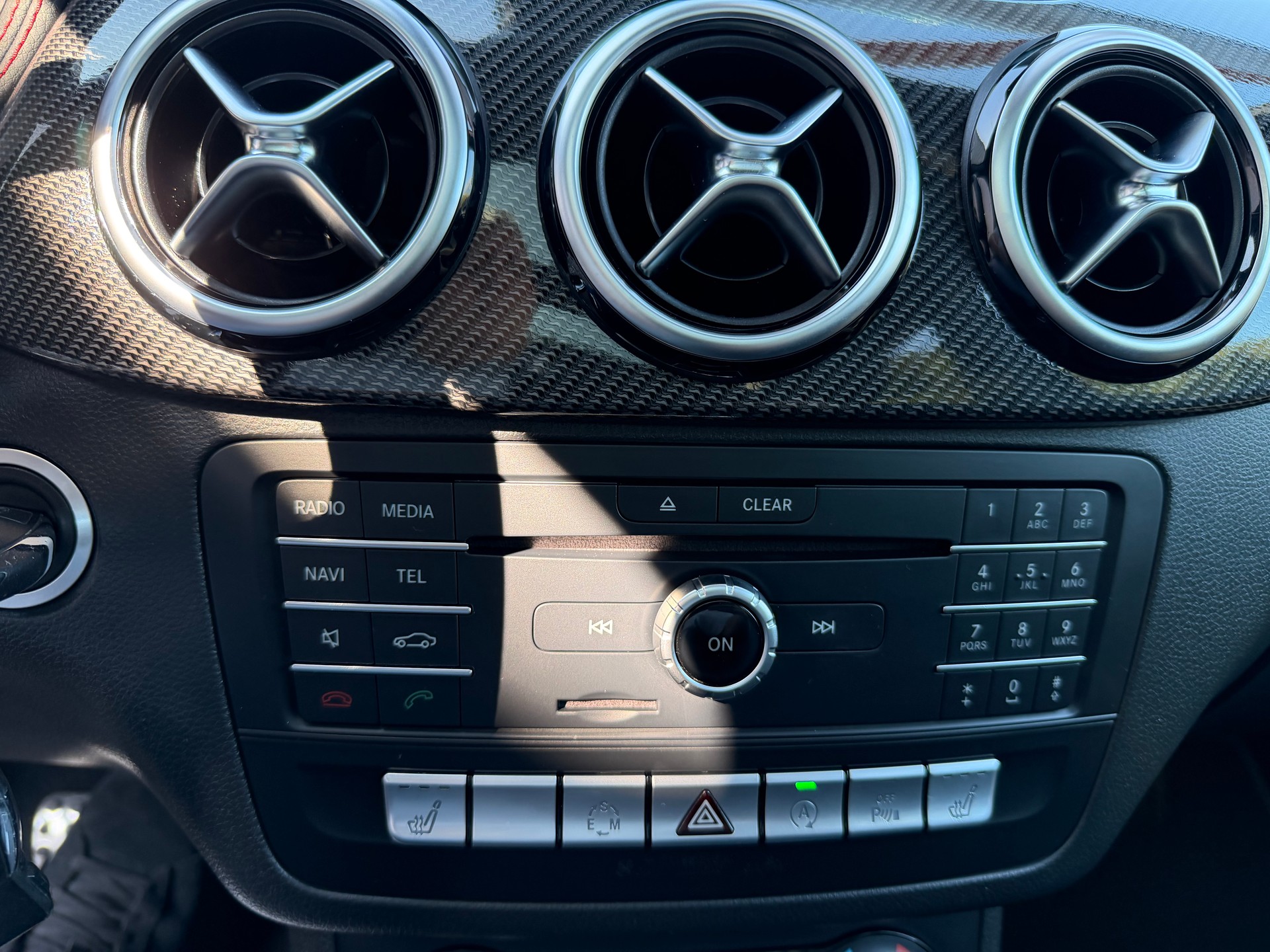 MERCEDES-BENZ B 220 AMG Line 4Matic 7G-DCT-image-16
