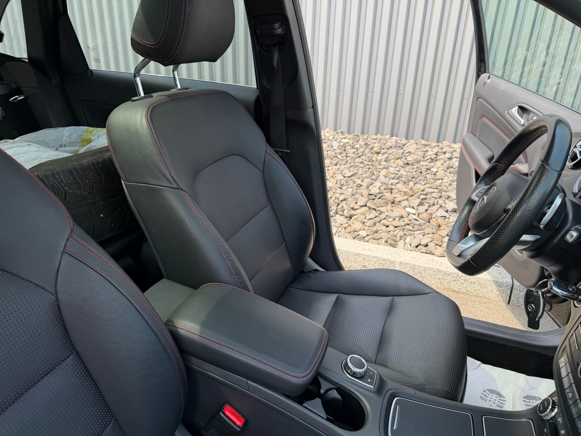 MERCEDES-BENZ B 220 AMG Line 4Matic 7G-DCT-image-25