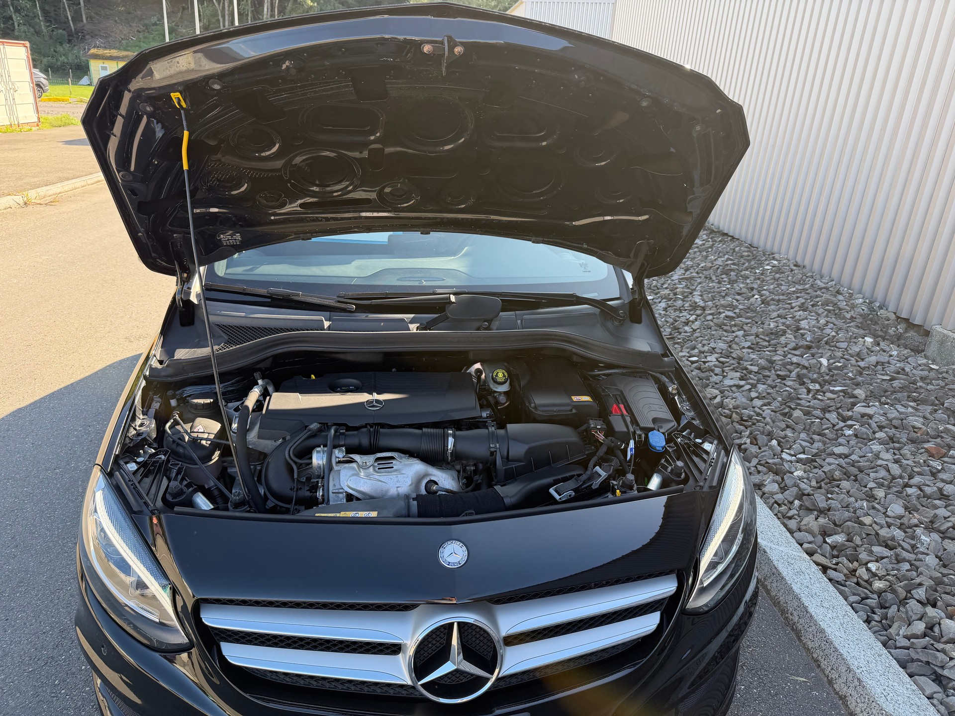 MERCEDES-BENZ B 220 AMG Line 4Matic 7G-DCT-image-44