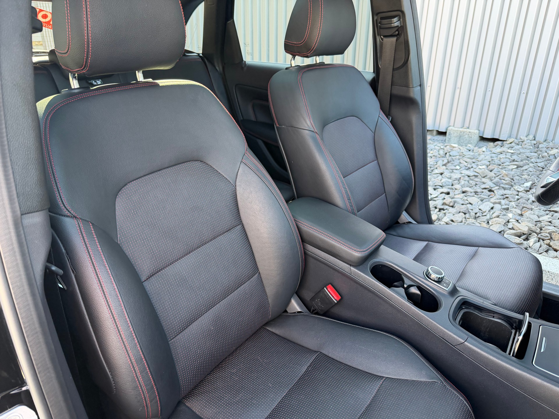 MERCEDES-BENZ B 220 AMG Line 4Matic 7G-DCT-image-33