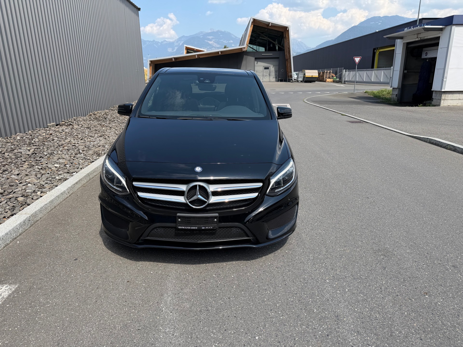 MERCEDES-BENZ B 220 AMG Line 4Matic 7G-DCT-image-4