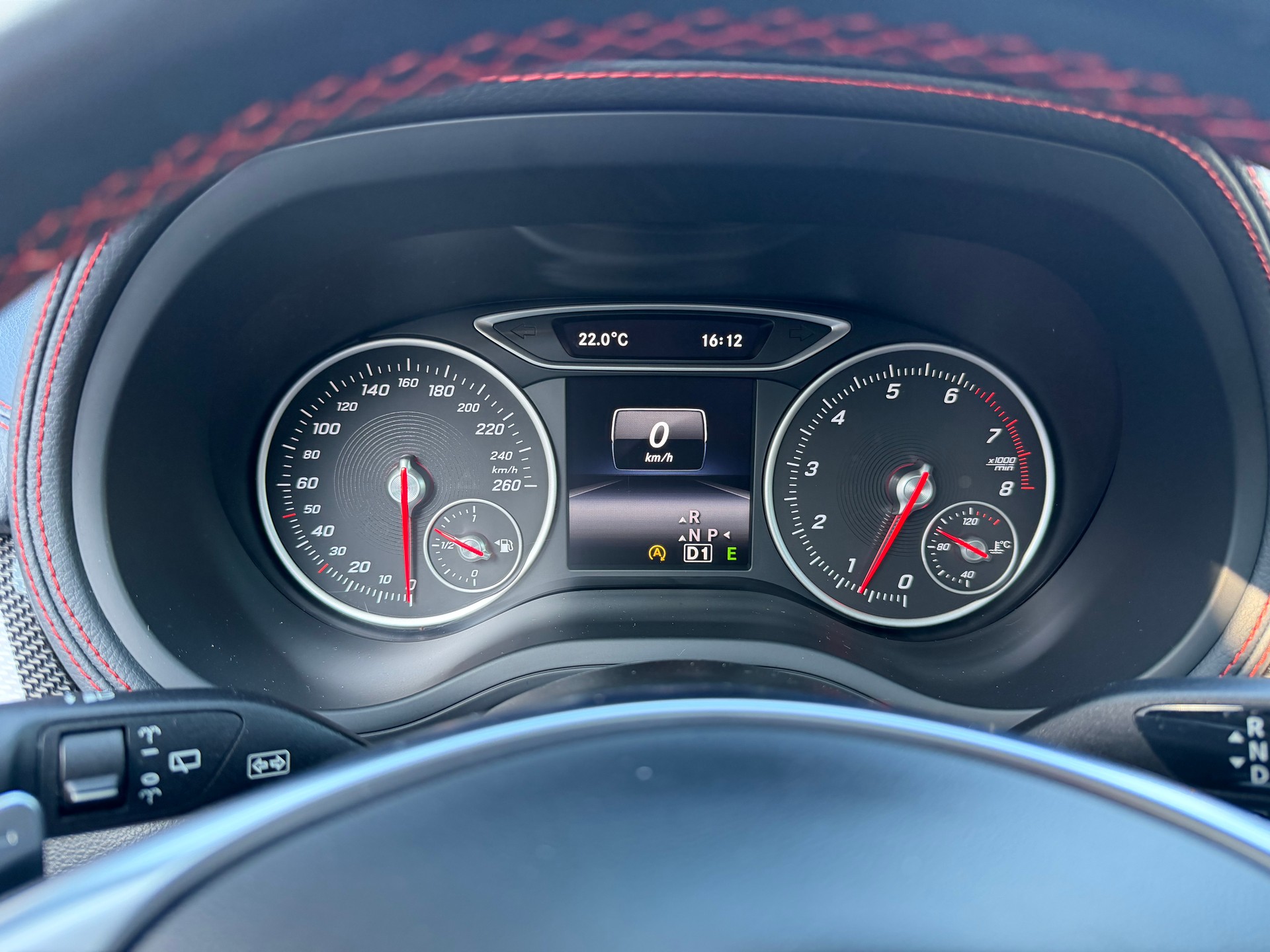 MERCEDES-BENZ B 220 AMG Line 4Matic 7G-DCT-image-19