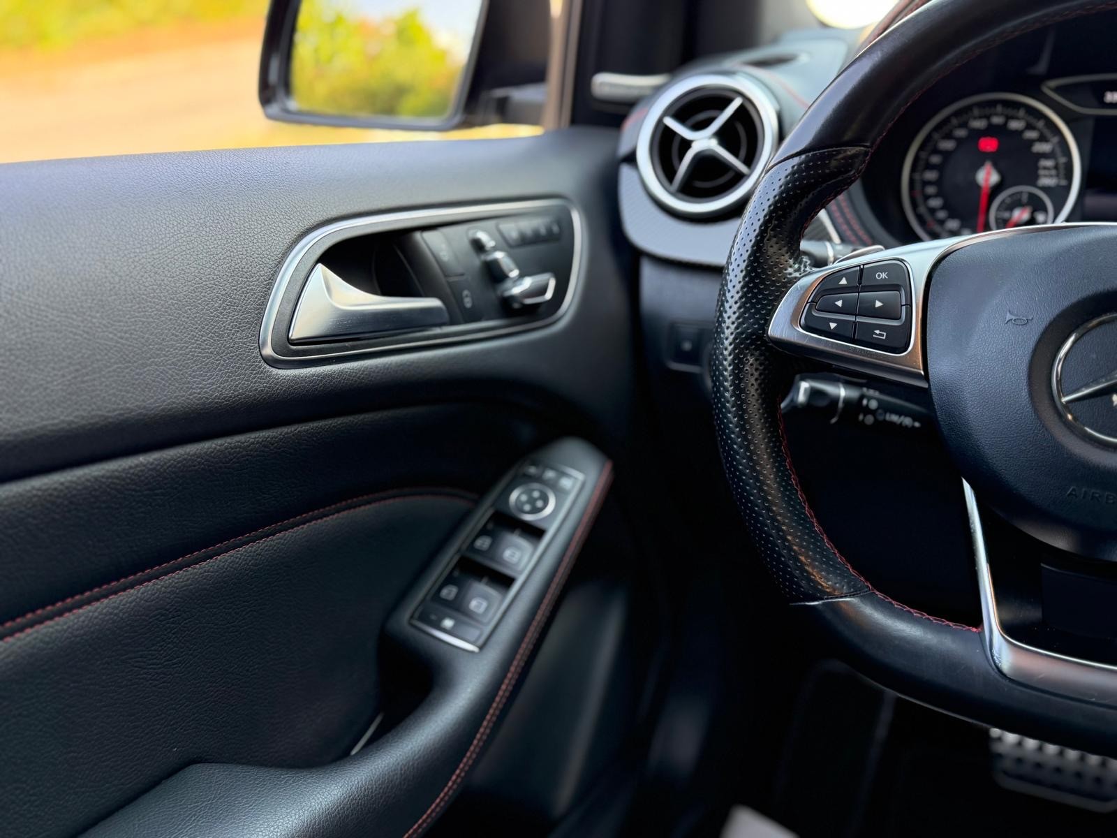 MERCEDES-BENZ B 220 AMG Line 4Matic 7G-DCT-image-13