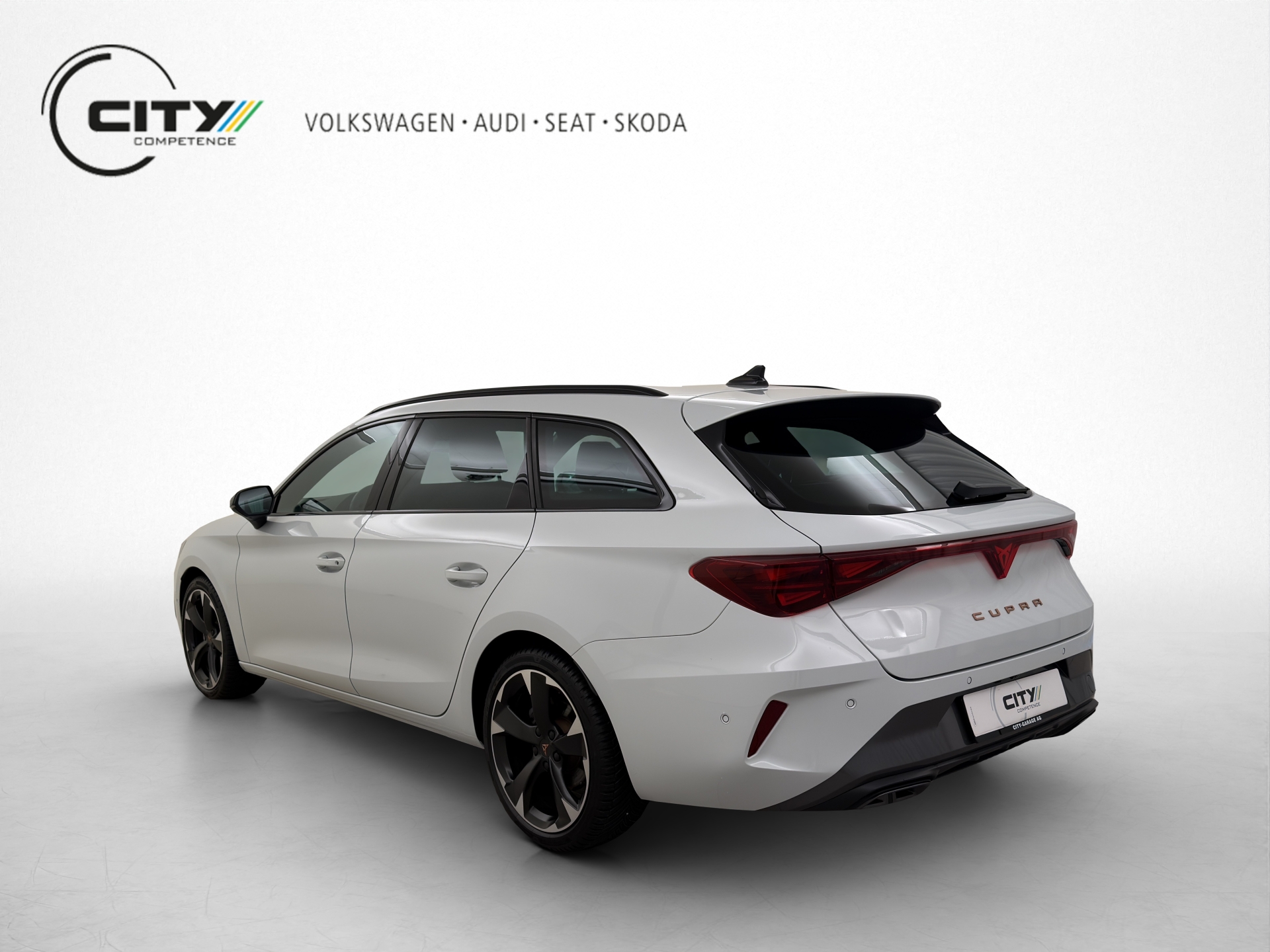CUPRA Leon ST 1.5 eTSI DSG-image-1