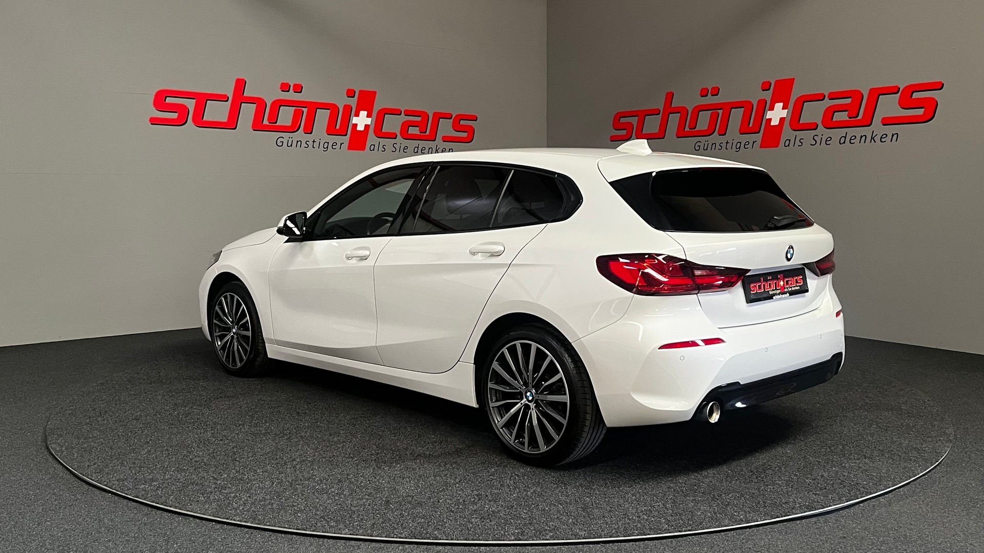 BMW 118i Sport Line Steptronic-showroom-element-3
