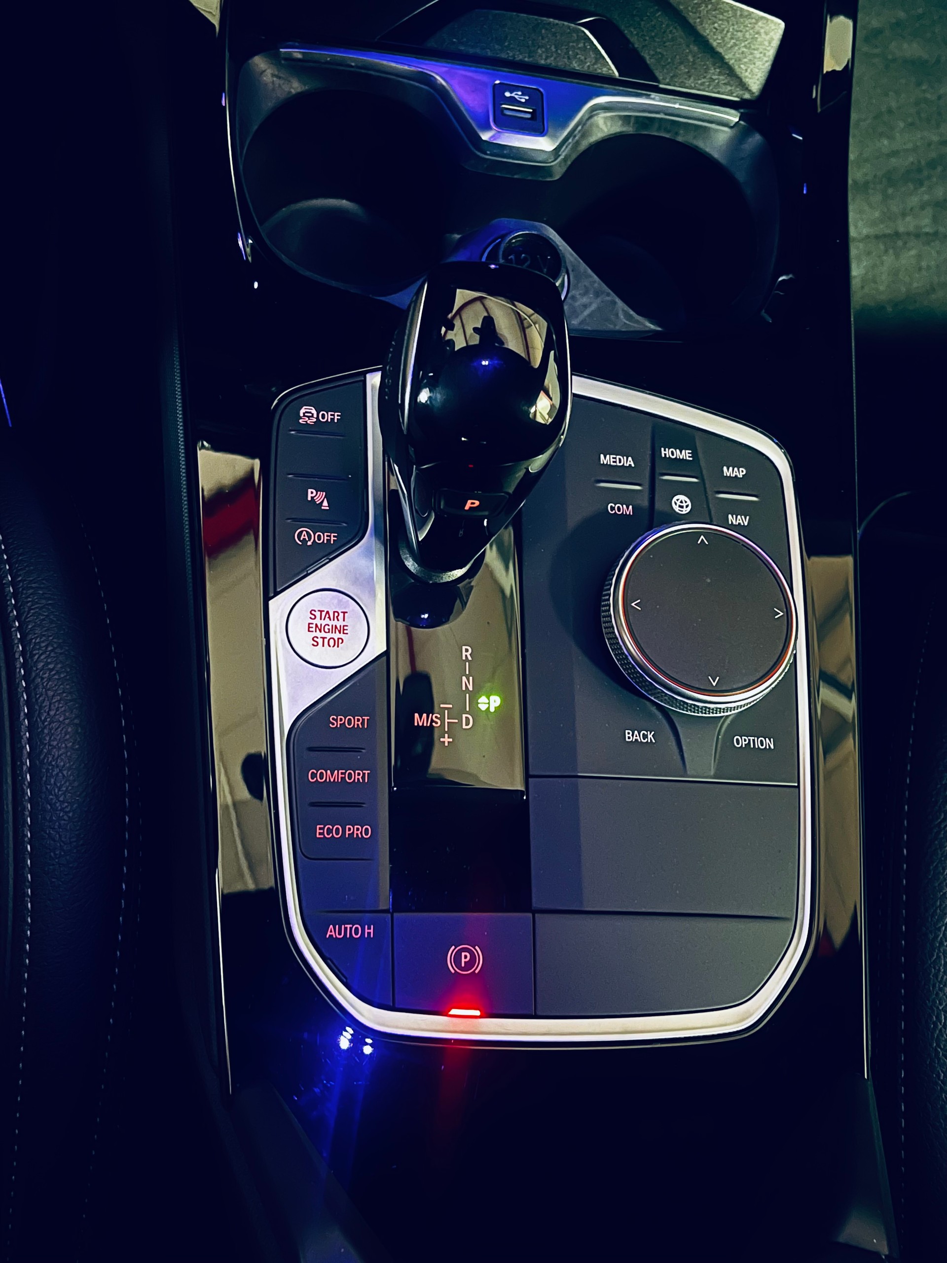 BMW 118i Sport Line Steptronic-image-23