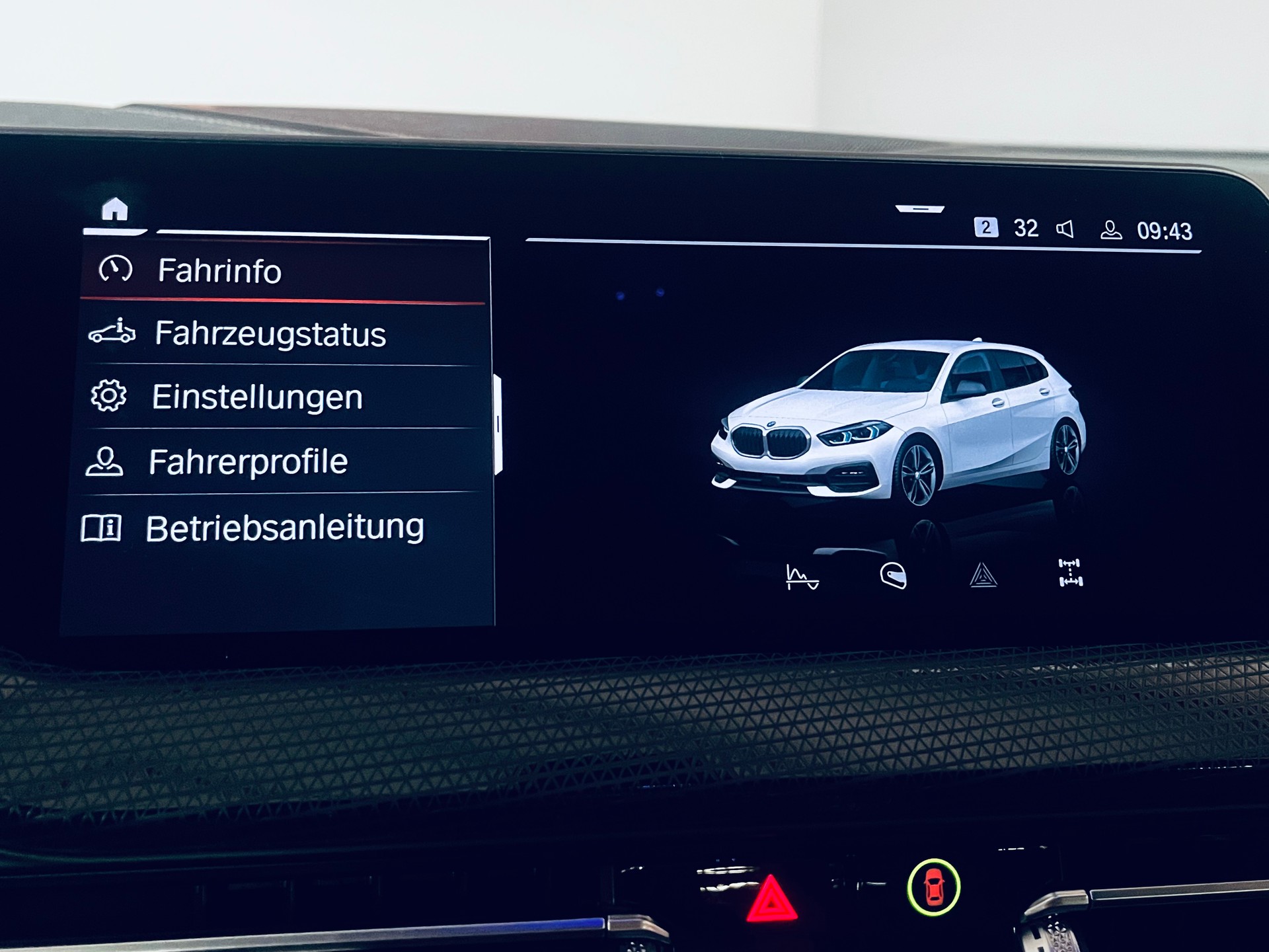 BMW 118i Sport Line Steptronic-image-22