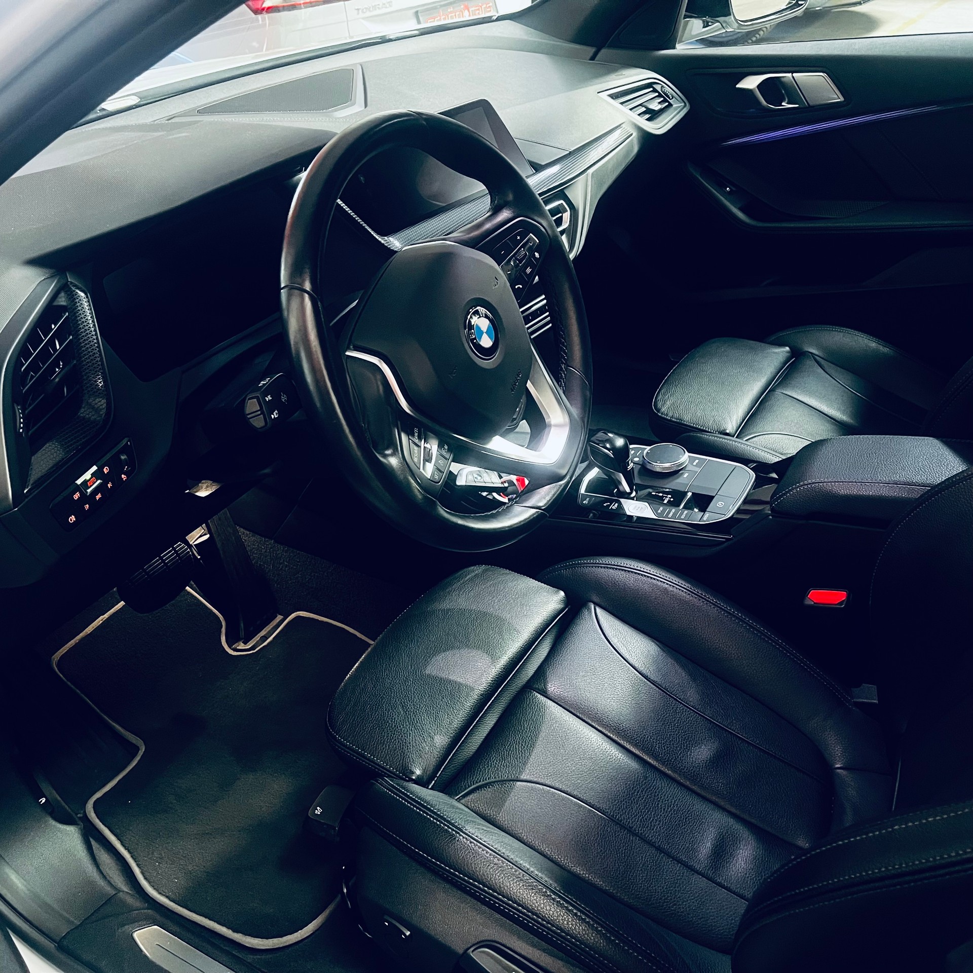 BMW 118i Sport Line Steptronic-image-14