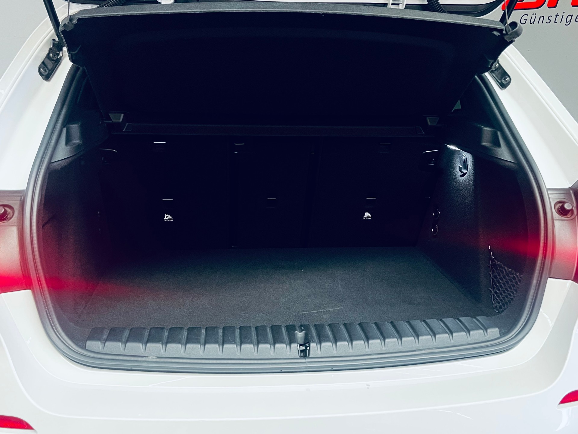 BMW 118i Sport Line Steptronic-image-11